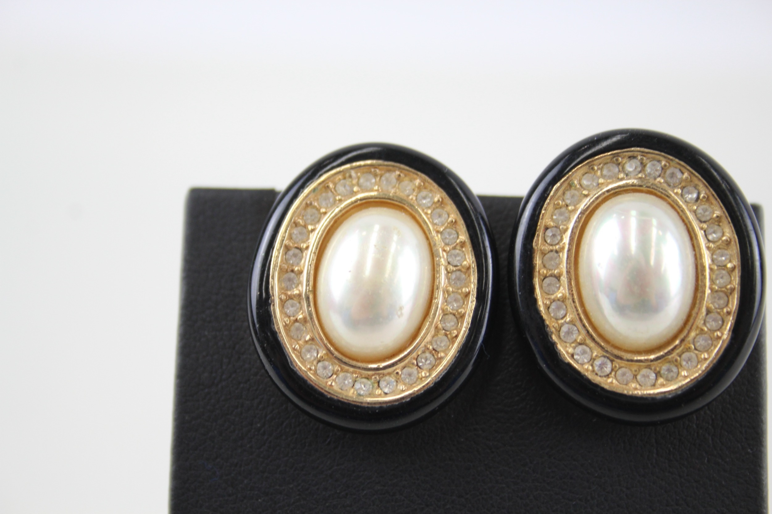 Pair of gold tone simulated pearl clip on earrings by designer Christian Dior (21g) - Image 2 of 5