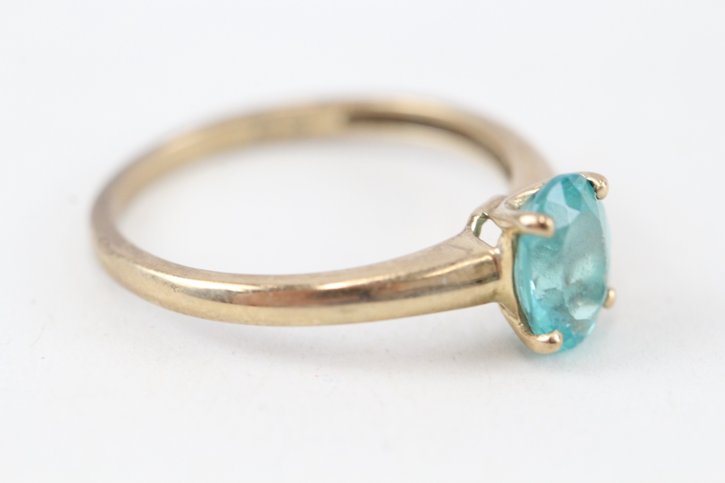 9ct gold blue gemstone ring (1.8g) - Image 2 of 4