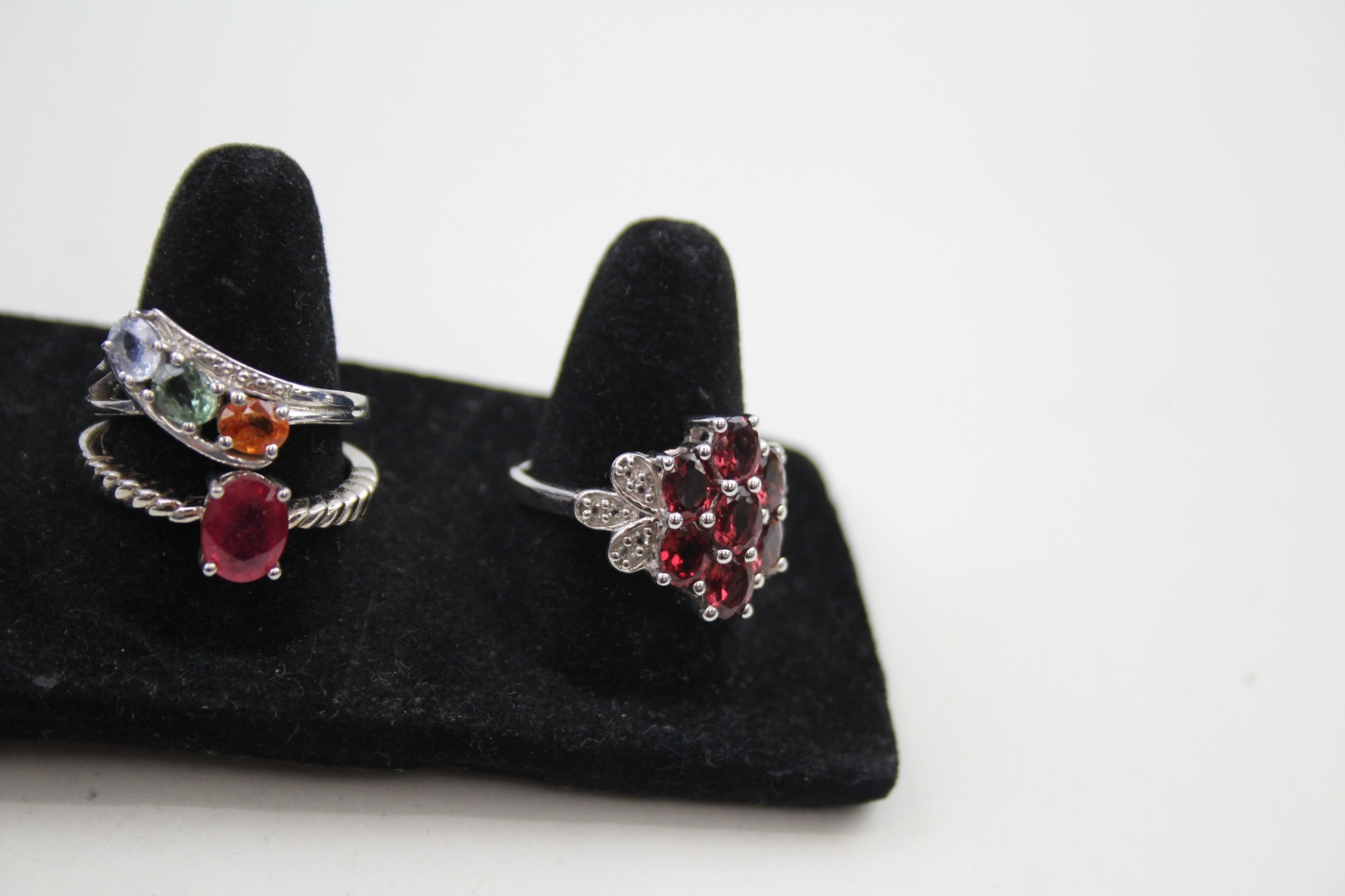 A collection of silver gemstone rings including Ruby (27g) - Image 6 of 6