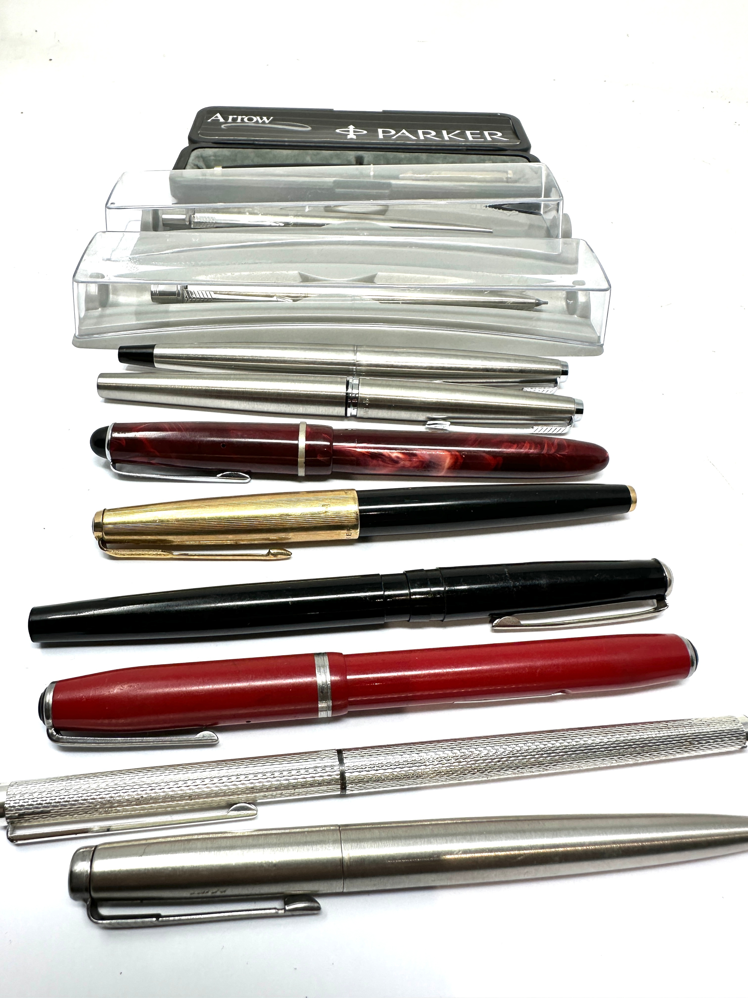 selection of vintage & later fountain pens and penns etc including parker some boxed - Image 2 of 3