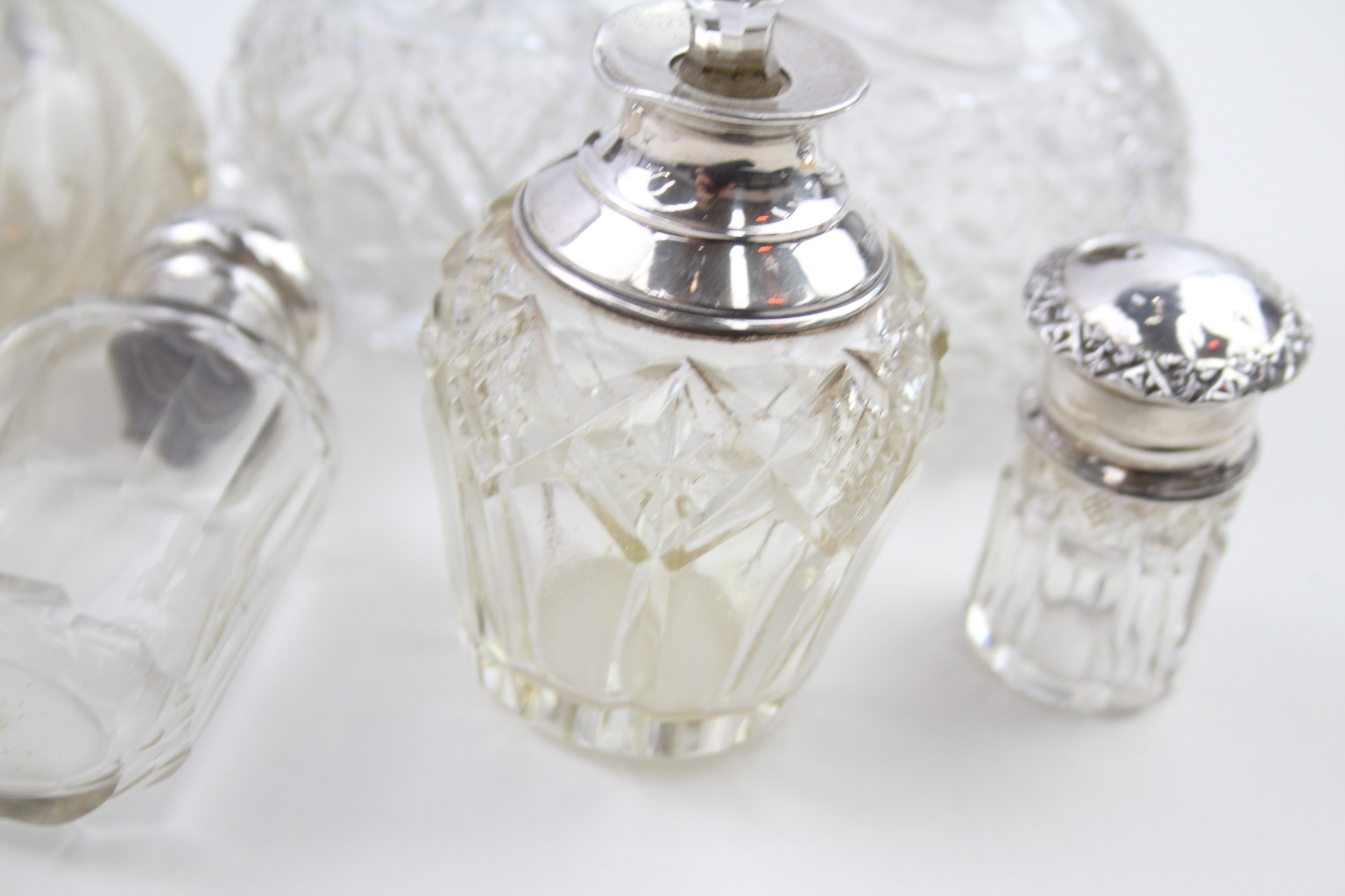 7 x .925 sterling banded / topped & cut glass ladies vanity scent bottles - Image 7 of 9