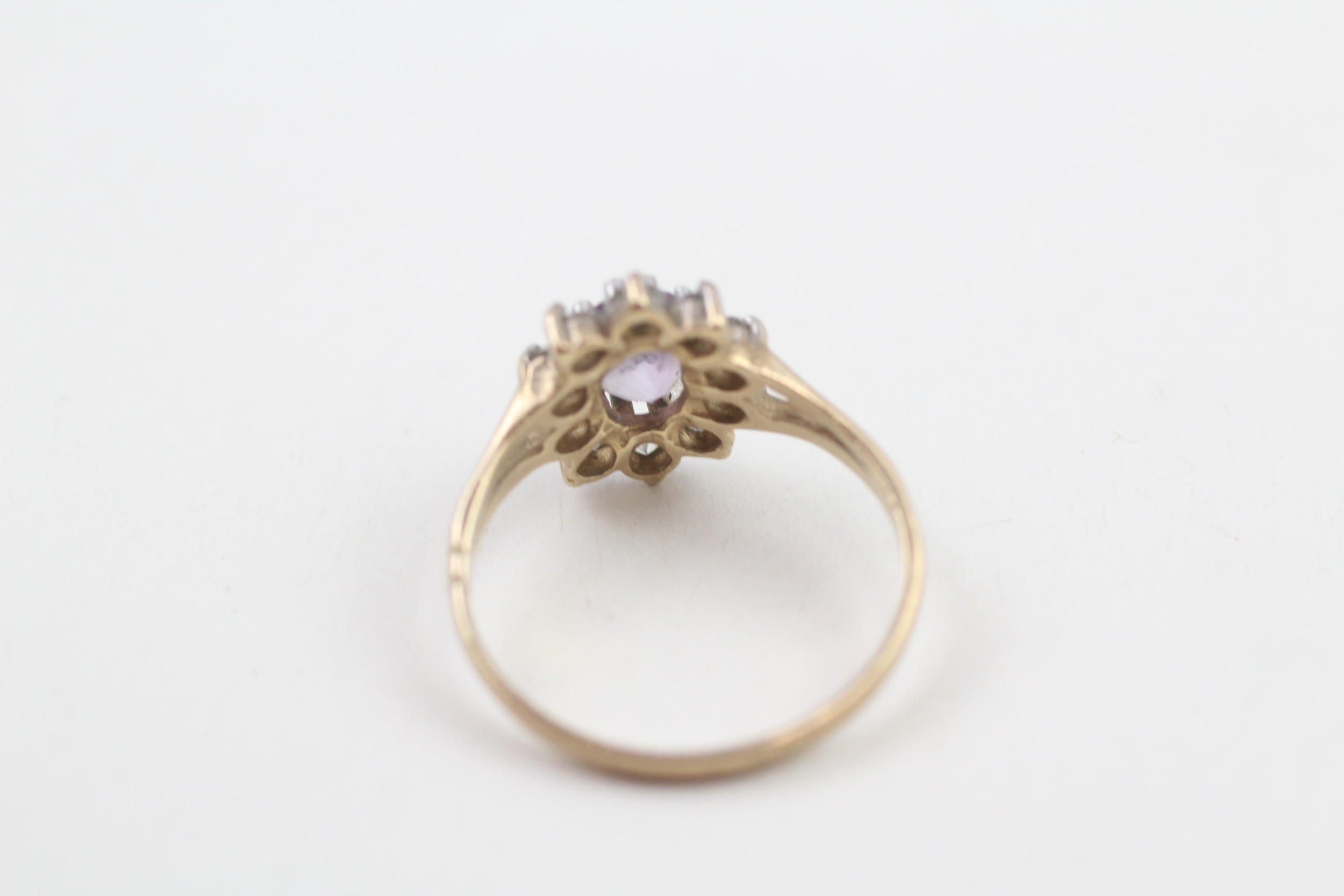 9ct gold purple & white gemstone cluster ring (1.9g) - Image 4 of 4