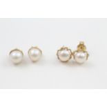 2x 9ct gold pearl earrings (3.8g)