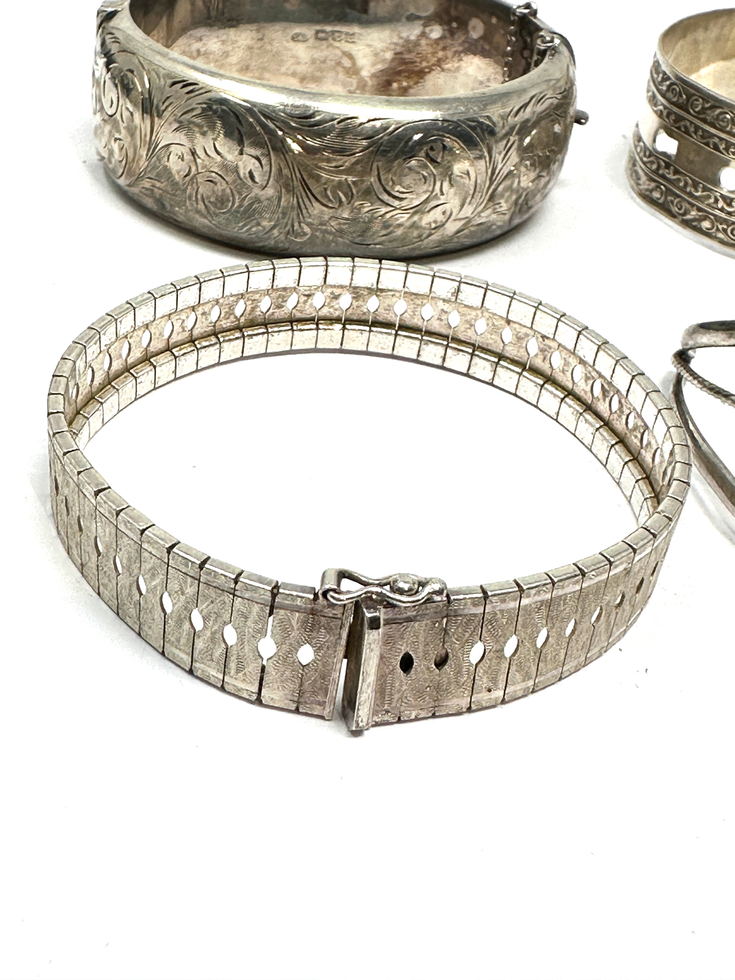 Selection of 4 vintage silver bangles & bracelets weight 90g - Image 2 of 5
