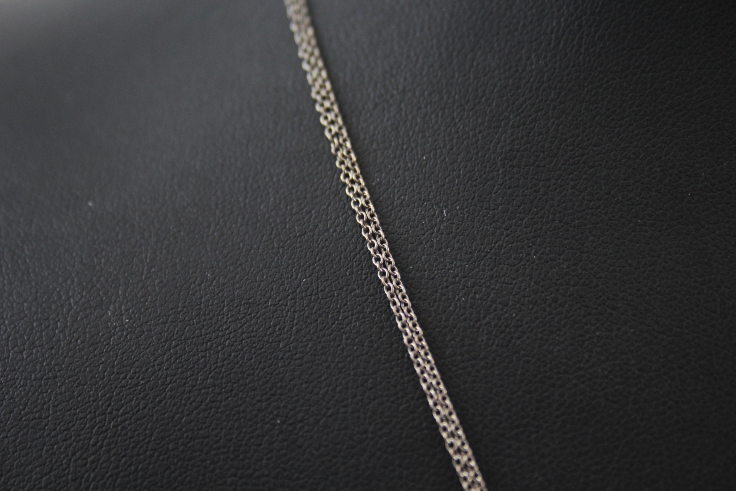 Silver multi strand necklace with heart pendant by designer Tiffany & Co (4g) - Image 3 of 6