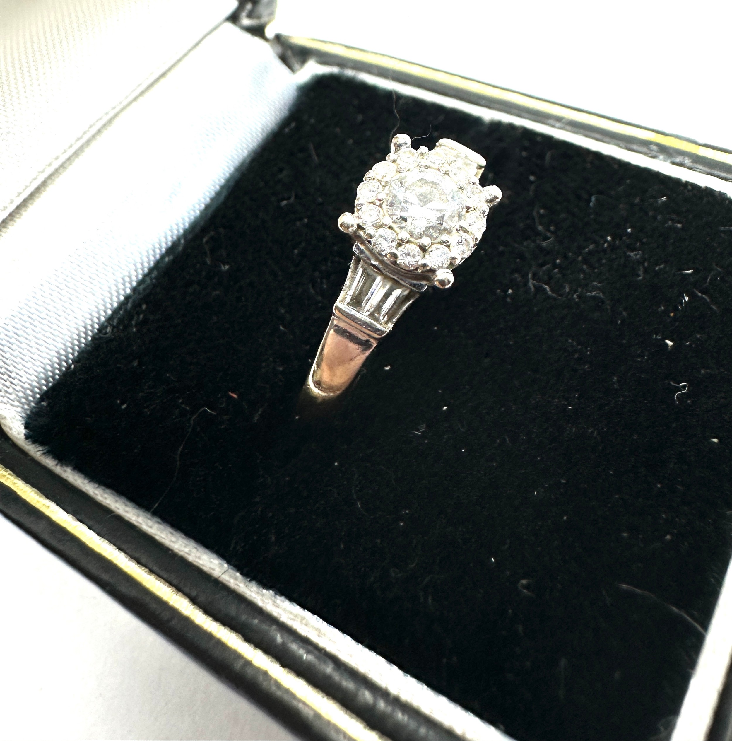 18ct white gold diamond ring 0.41ct diamonds weight 2.7g - Image 2 of 4