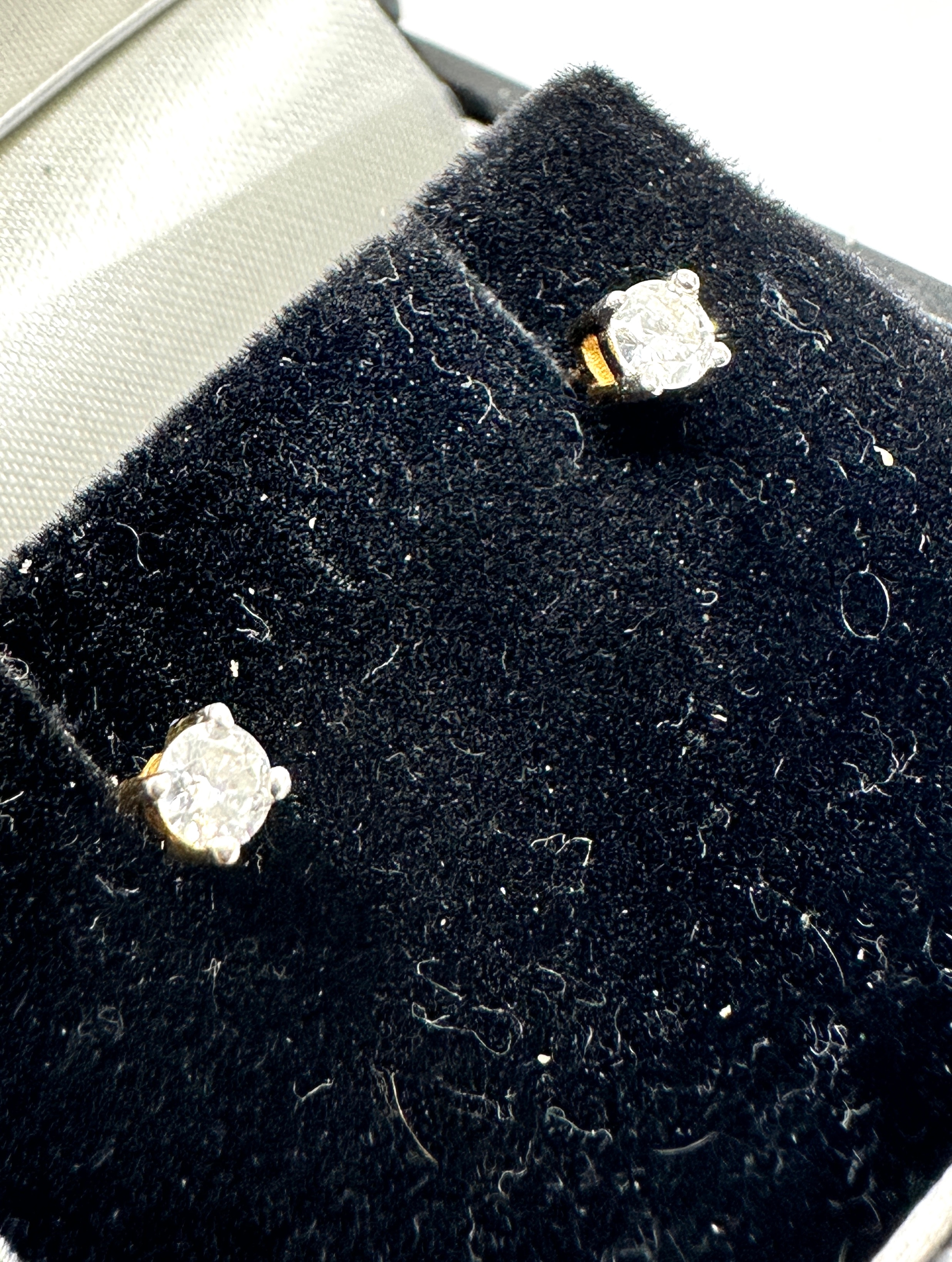 9ct gold diamond earring diamonds measure each 3mm dia est .20 pts diamonds - Image 3 of 4