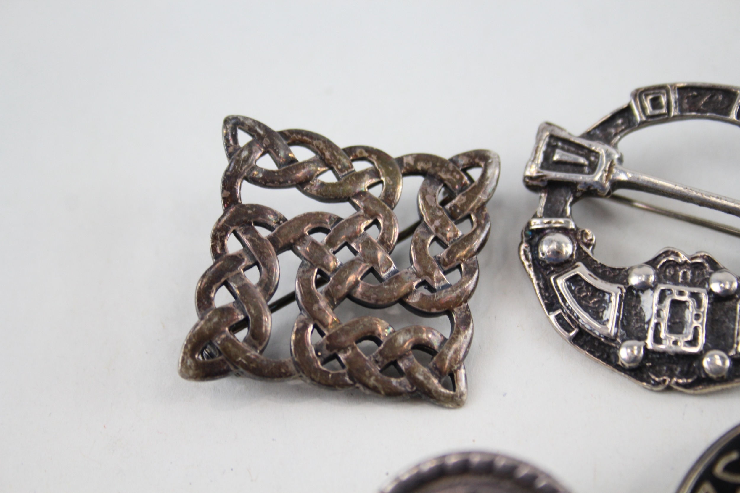 Five silver Scottish/Celtic brooches including Iona (49g) - Image 2 of 5