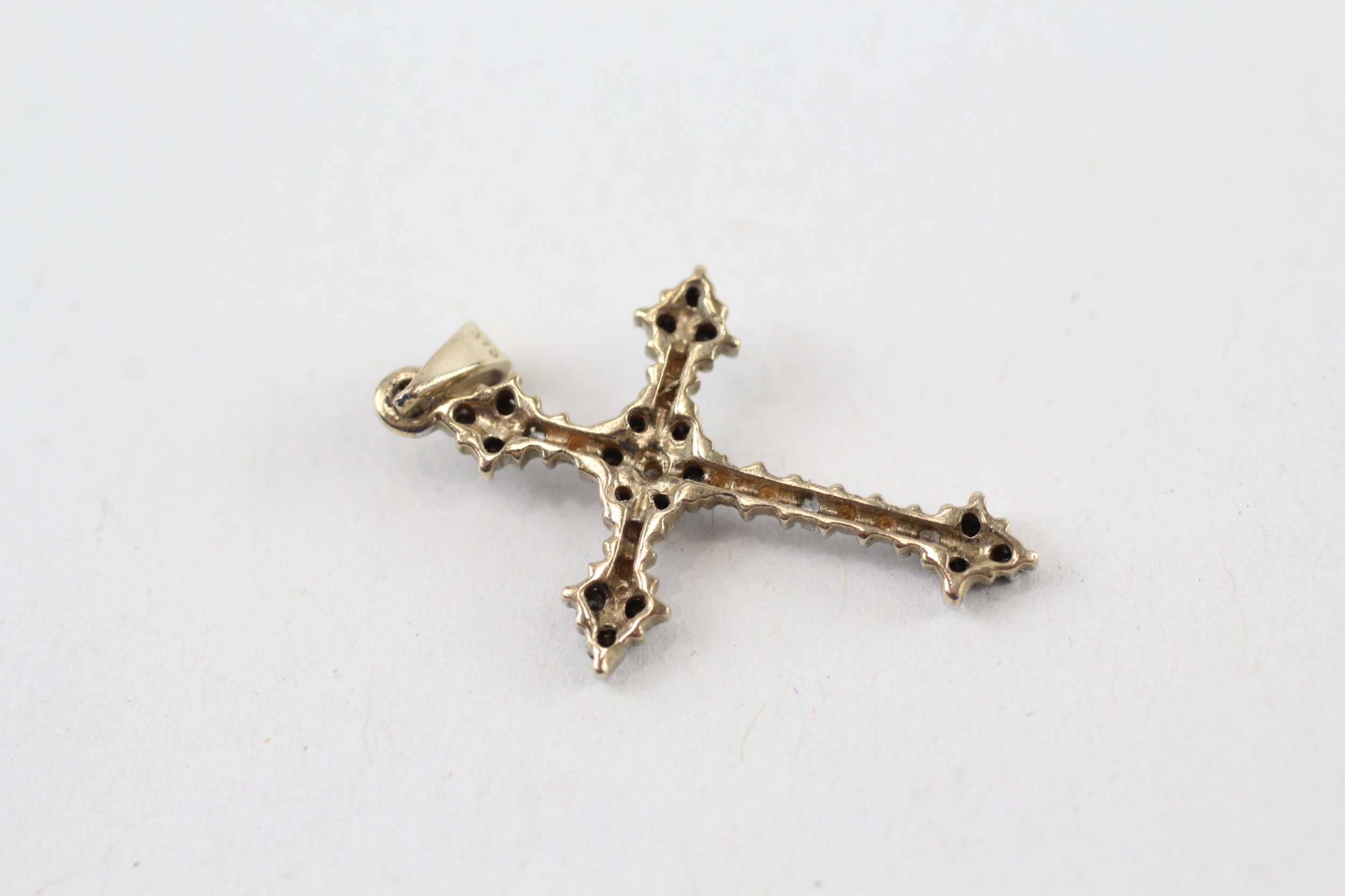 9ct gold white & blue gemstone cross pendant (0.9g) - Image 4 of 4