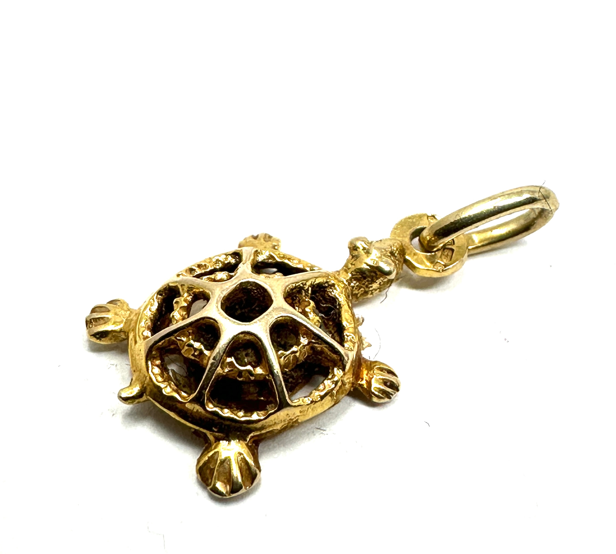 9ct gold tortoise charm weight 1.3g