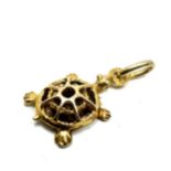 9ct gold tortoise charm weight 1.3g