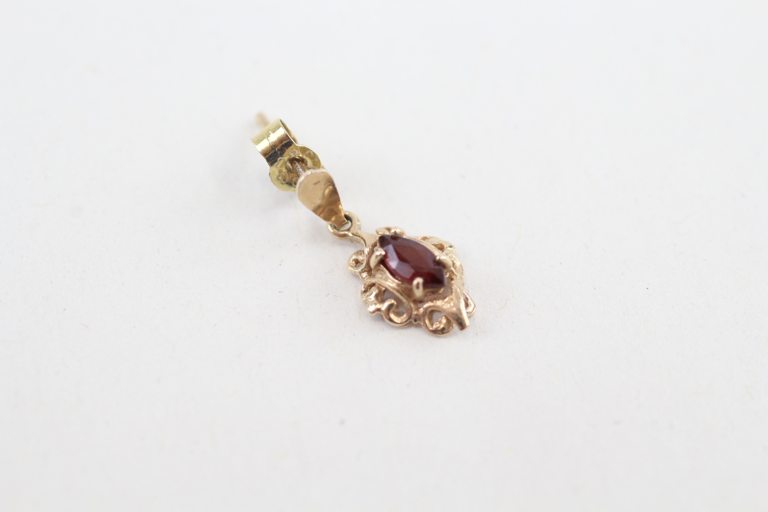 9ct gold garnet drop earrings (0.7g) - Image 2 of 4