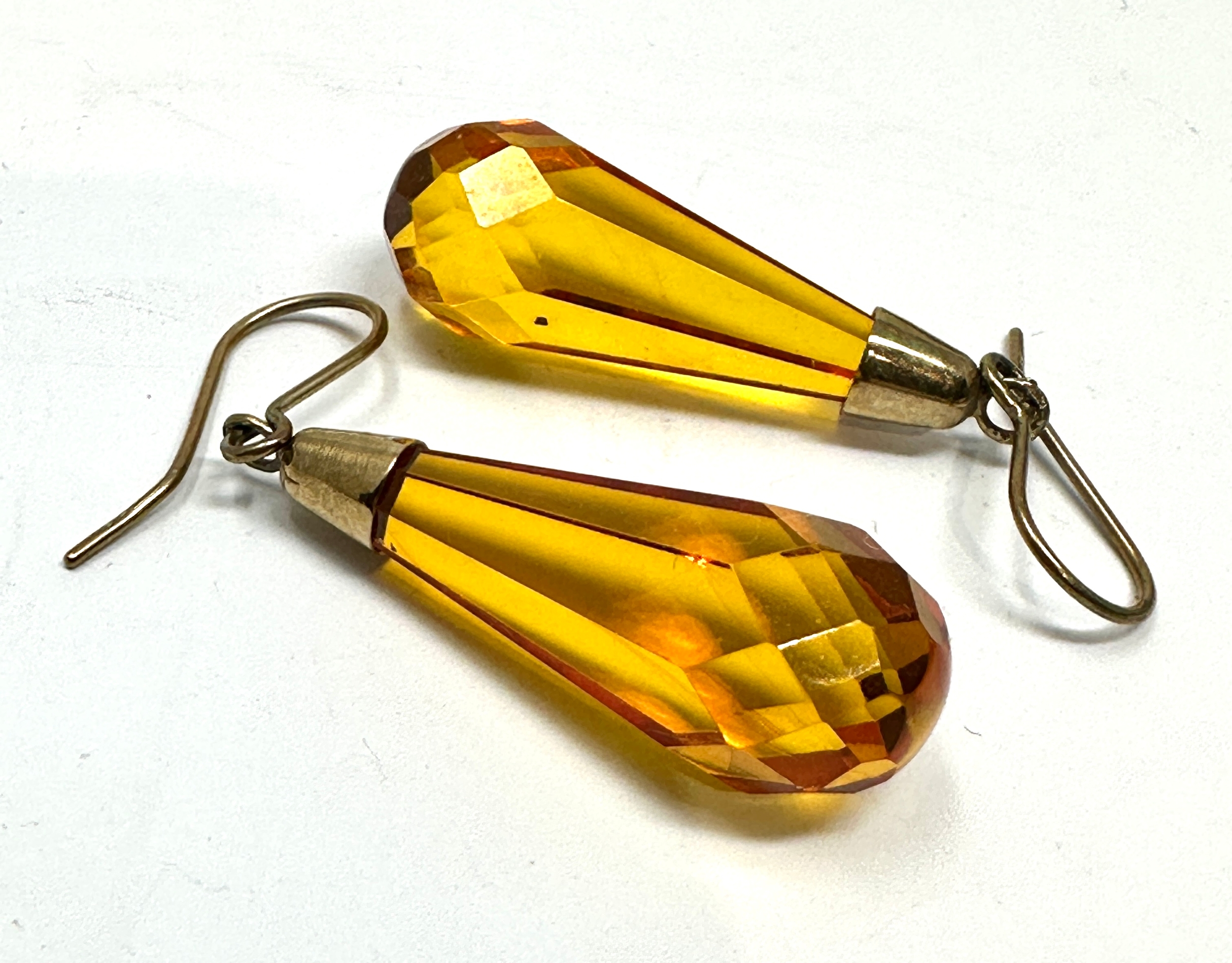 9ct Gold Citrine coloured Teardrop earrings measure approx 3.5cm drop weight. - Image 3 of 3