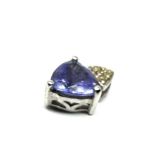 9ct white gold tanzanite & diamond pendant 0.6 g