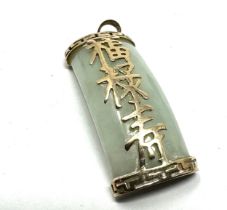 9ct gold chinese jade pendant measures approx 3.5cm drop weight 3.8g