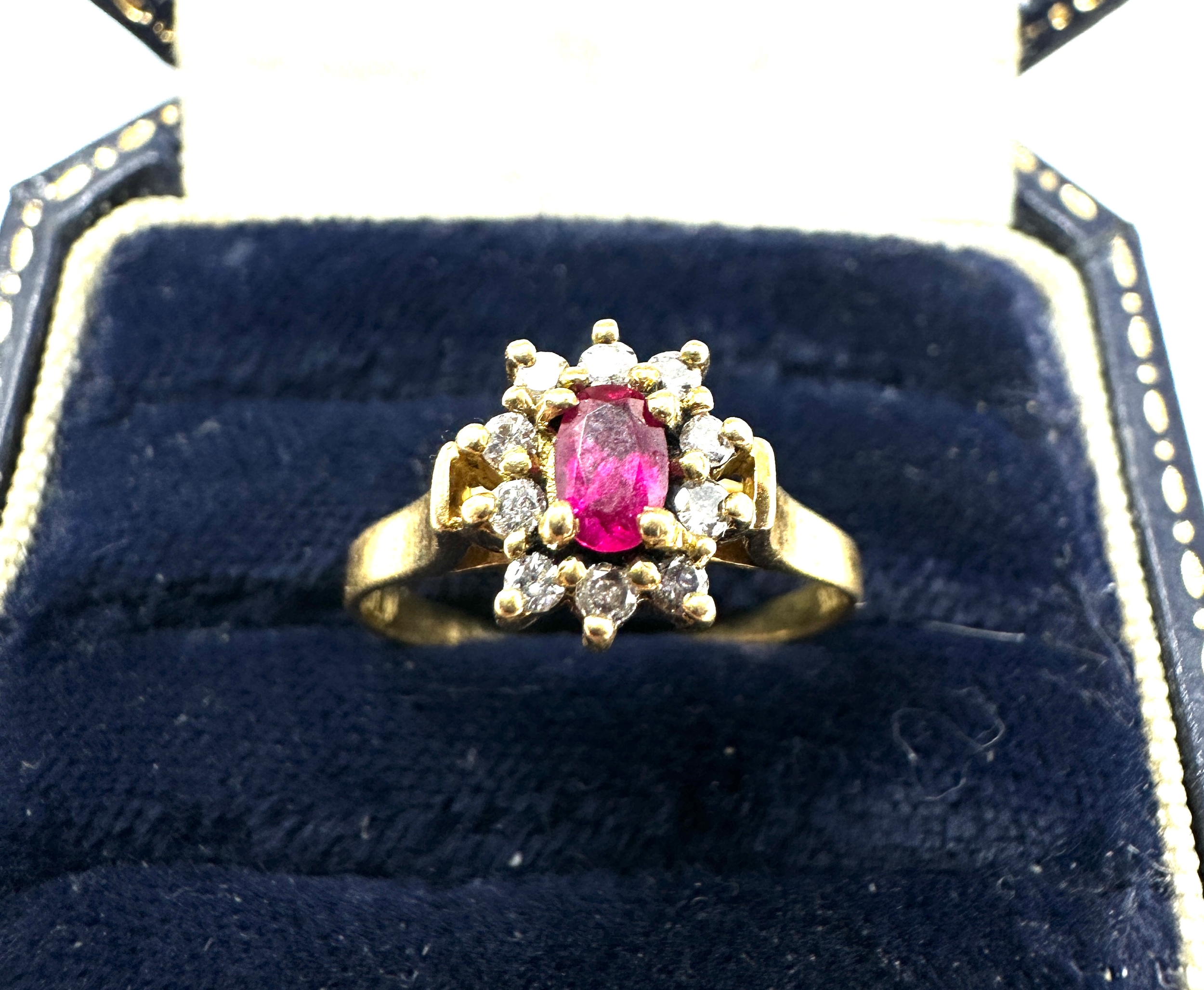 18ct gold ruby & diamond ring weight 2.5g