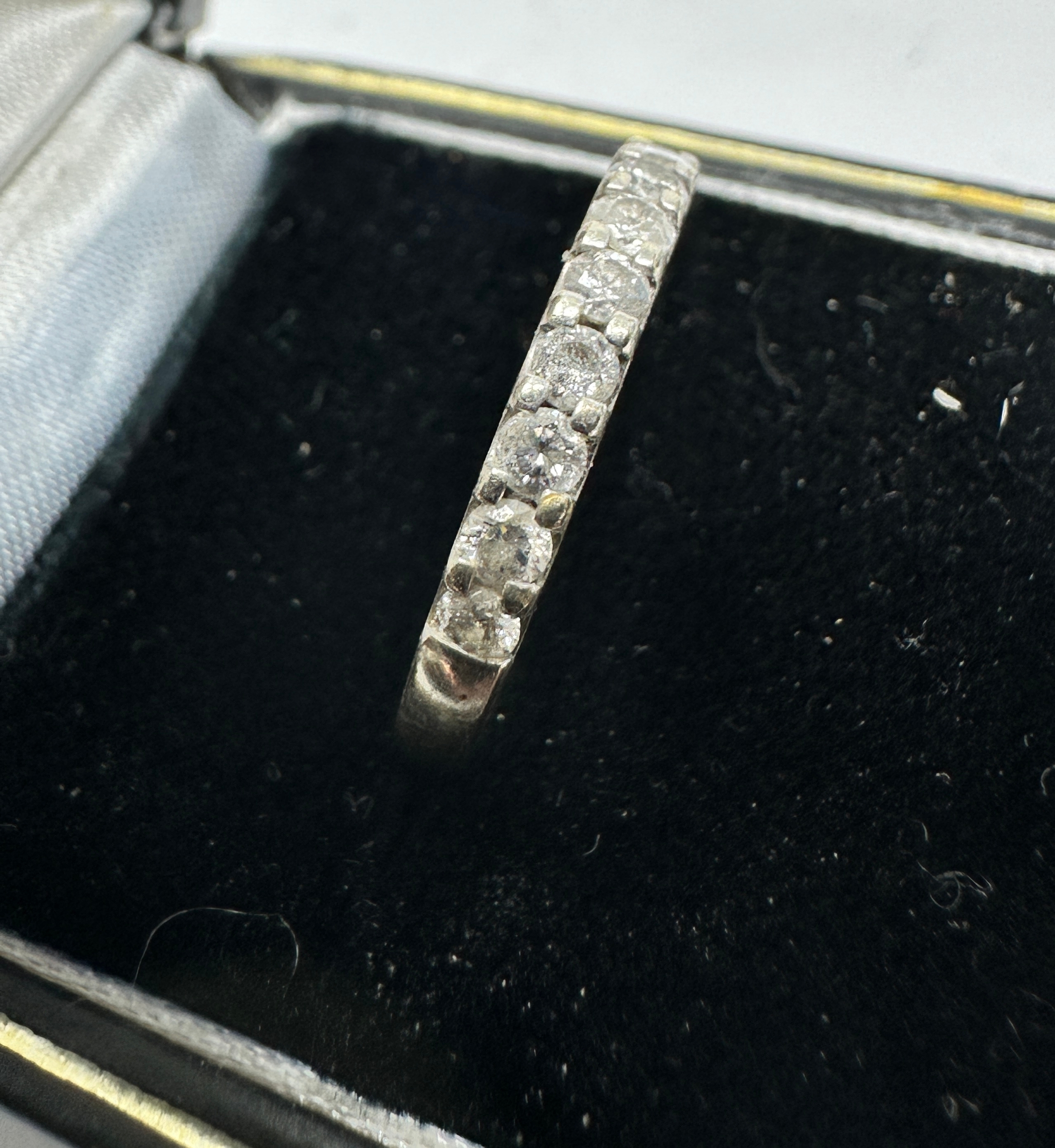 9ct white gold diamond half eternity ring weight 1.8g - Image 2 of 4