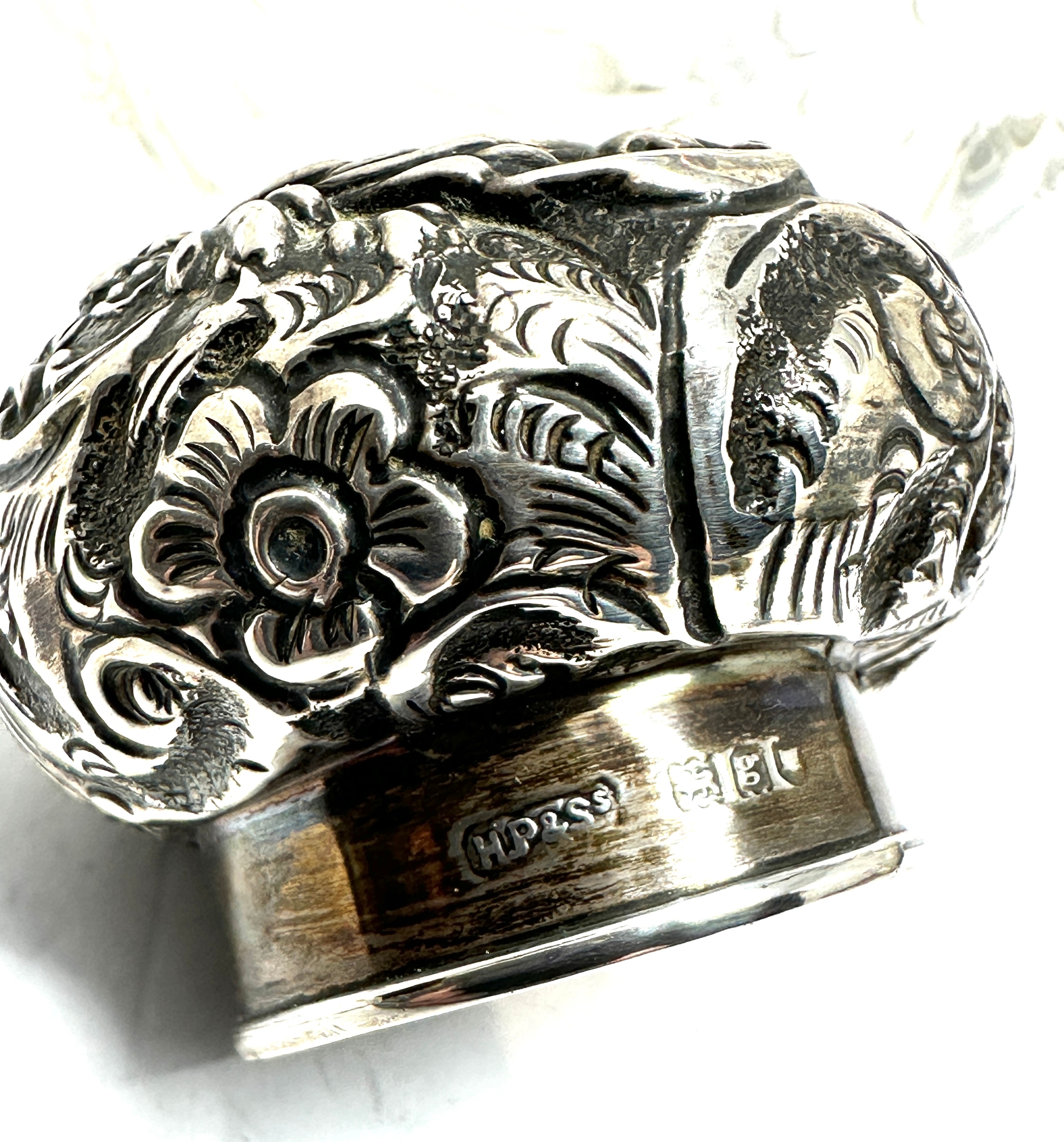 Antique silver top Perfume bottle measures approx height approx 21cm London silver hallmartks - Image 4 of 4