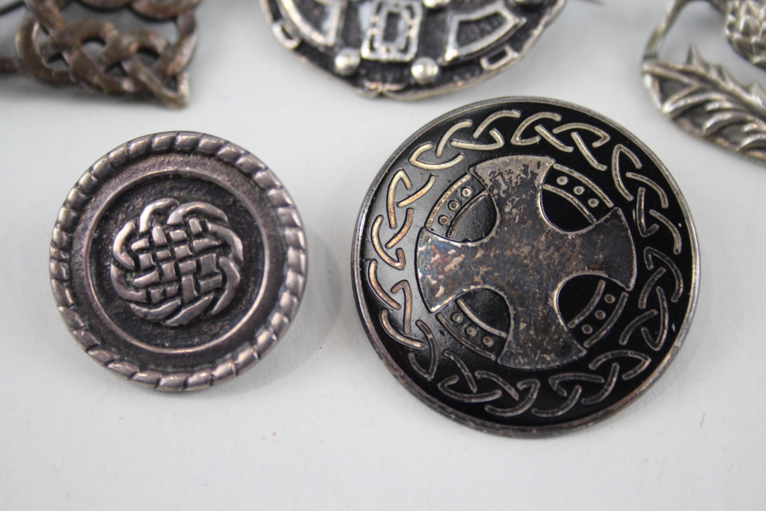 Five silver Scottish/Celtic brooches including Iona (49g) - Image 3 of 5