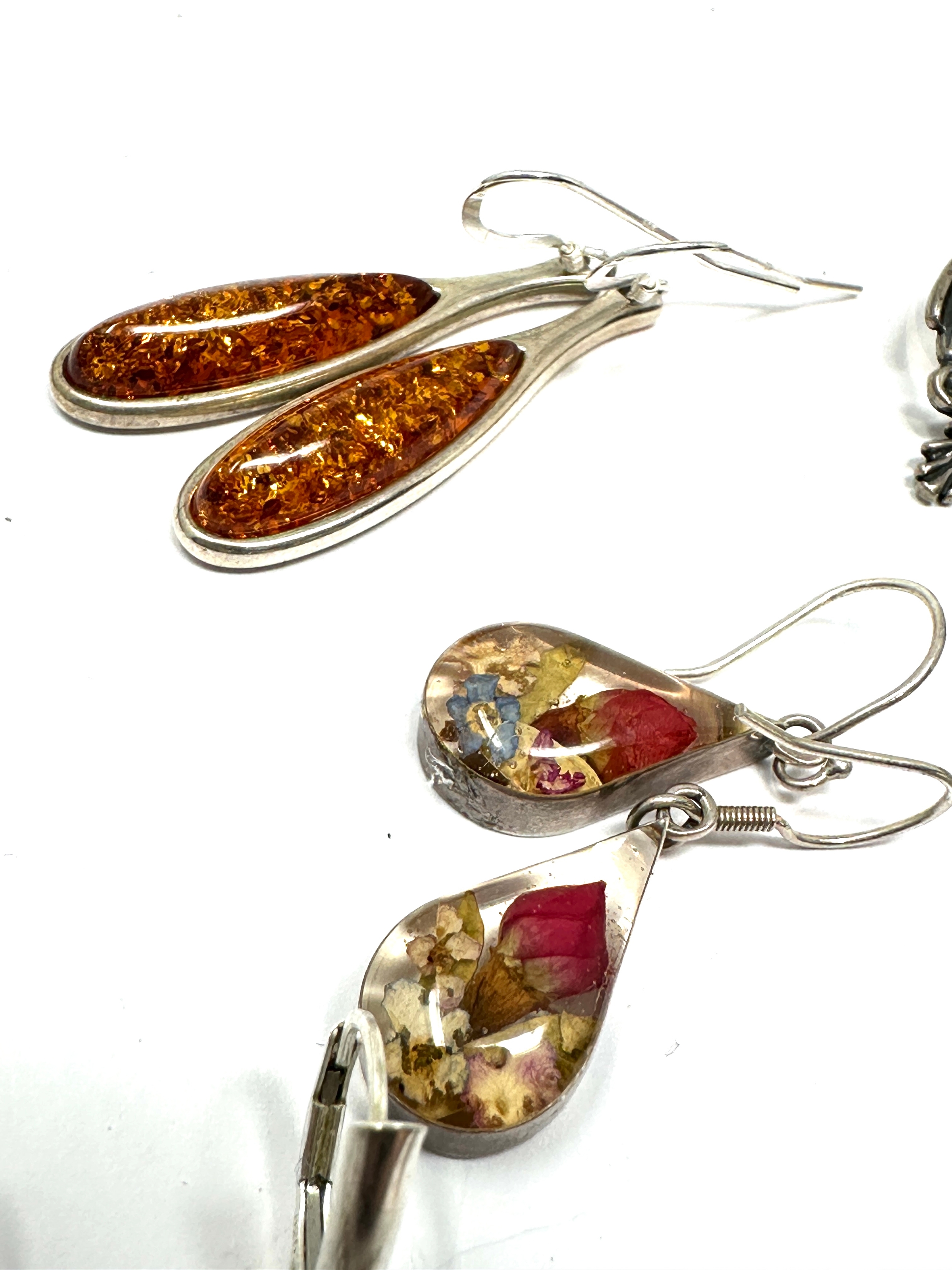 selection of vintage silver earrings includes amber etc weight 32g - Image 3 of 4
