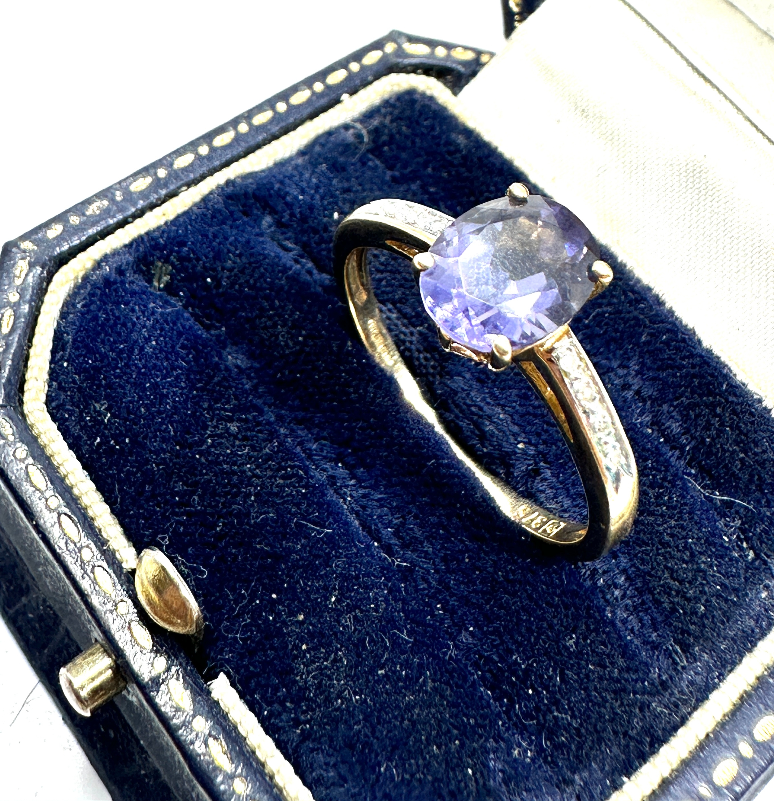 9ct gold diamond & tanzanite ring weight 2.6g - Image 2 of 4