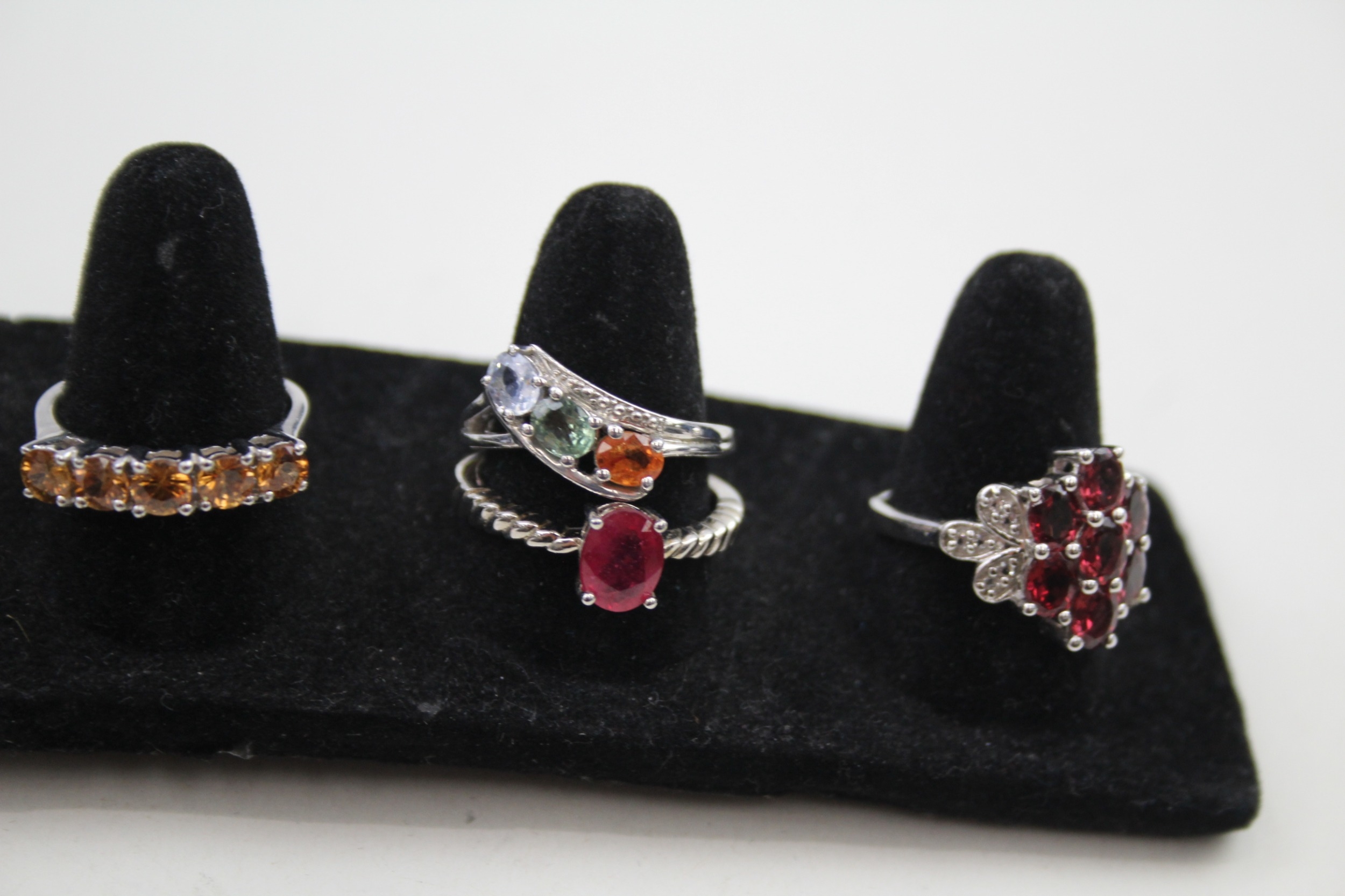 A collection of silver gemstone rings including Ruby (27g) - Image 5 of 6