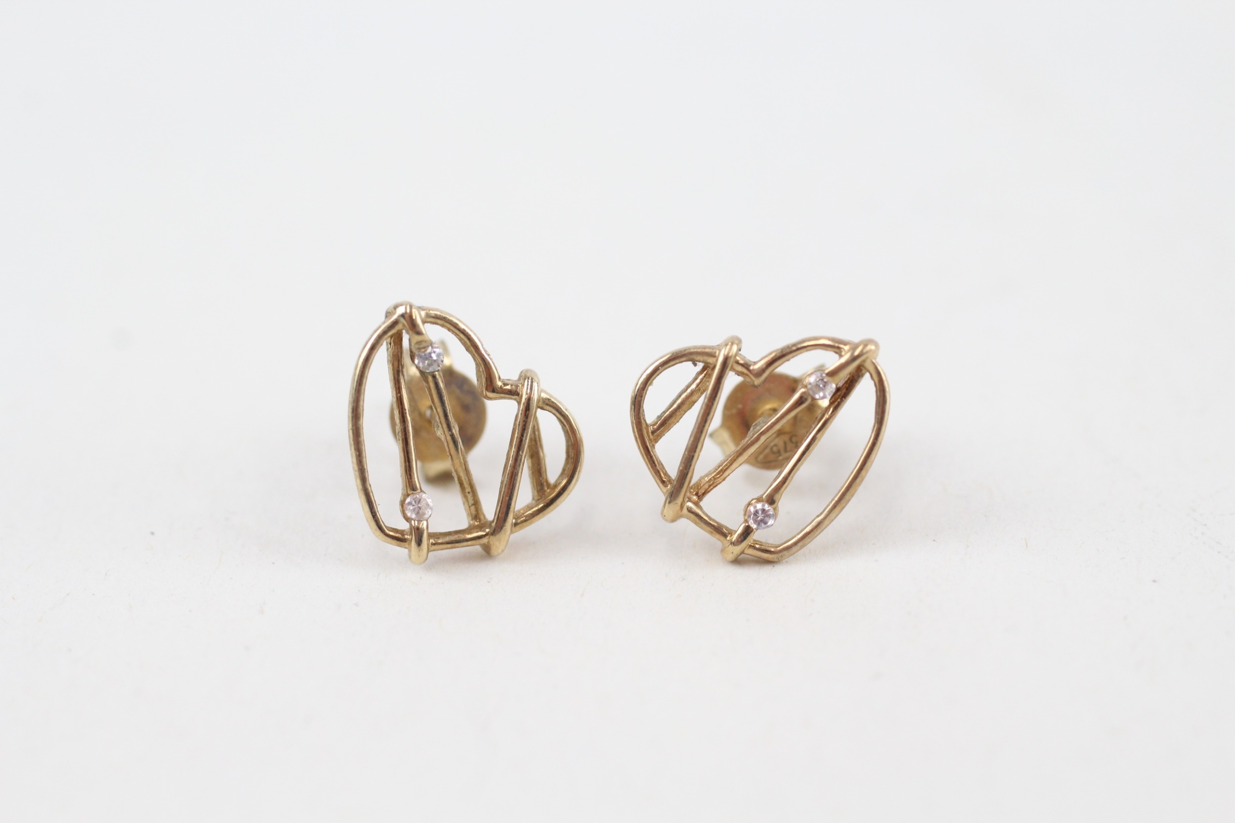 9ct gold cubic zirconia stud earrings (1.4g)