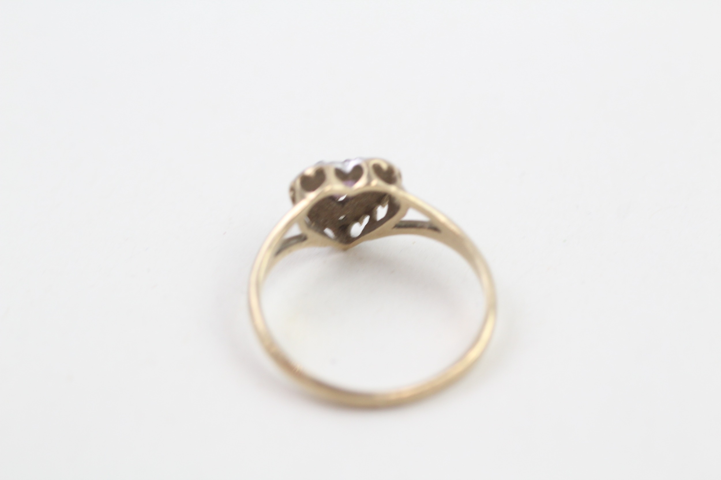 9ct gold purple & white gemstone dress ring (1.5g) - Image 4 of 4