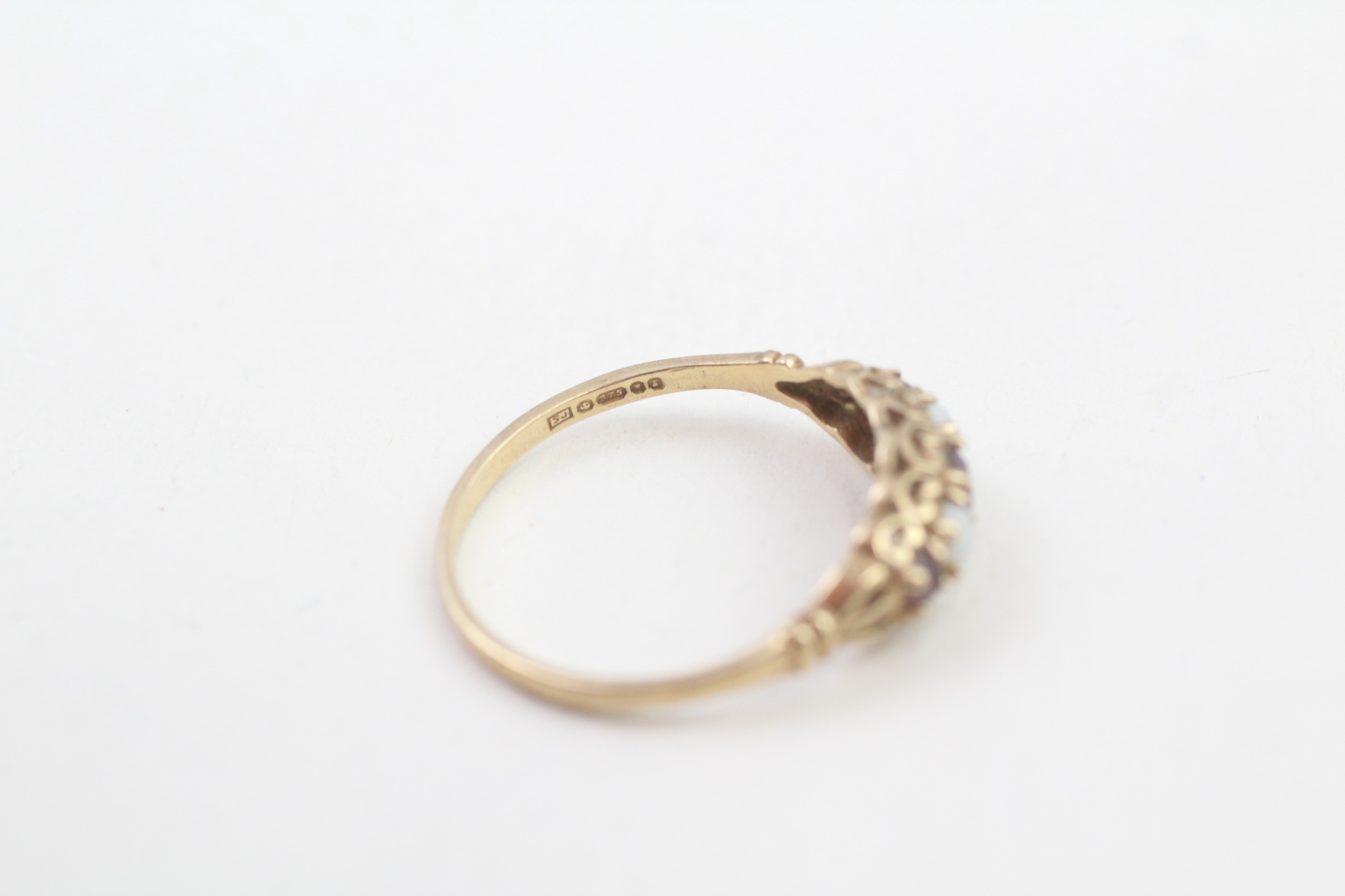 9ct gold purple & white gemstone ring (1.3g) - Image 5 of 5