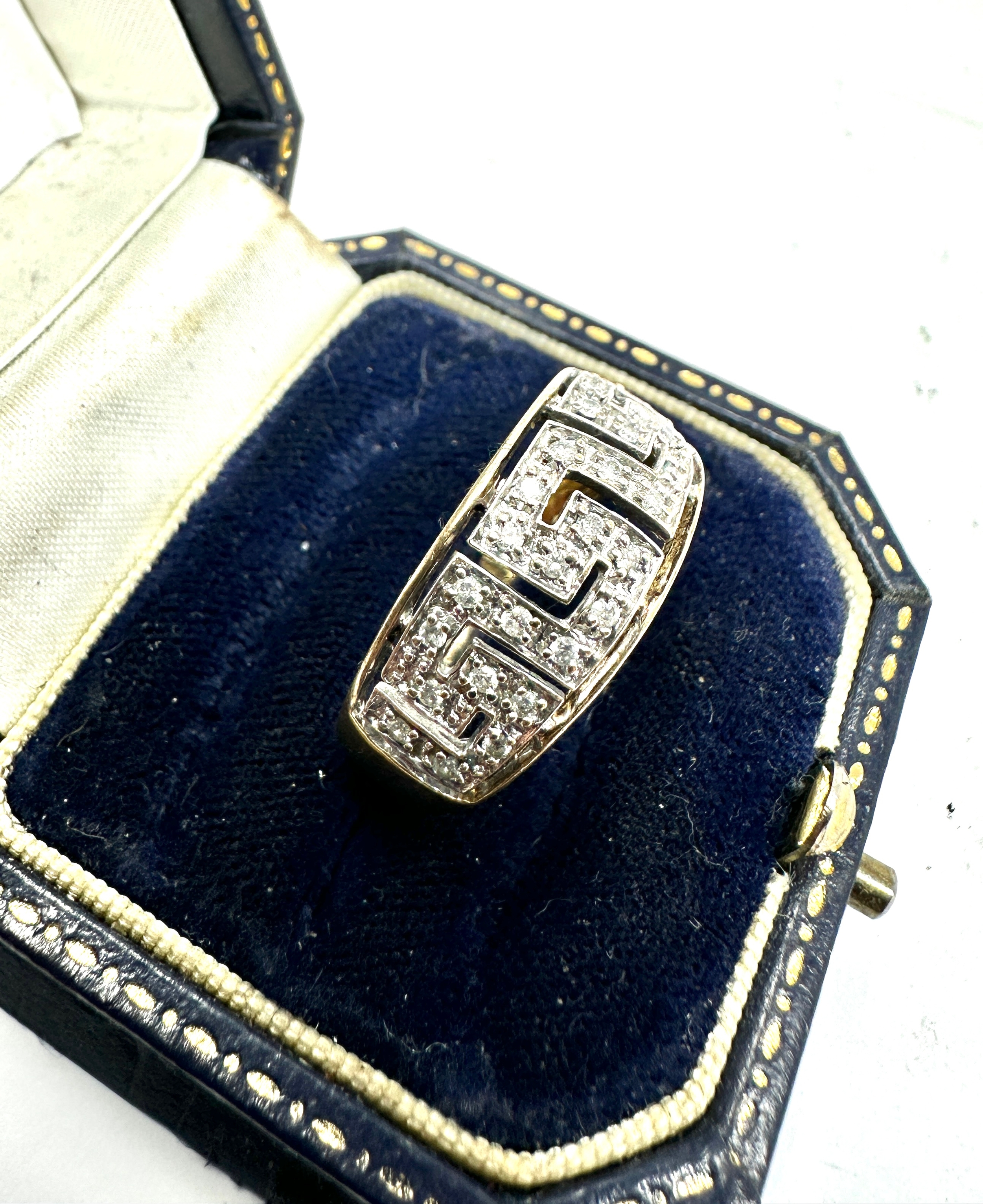 9ct gold diamond ring weight 3.5g - Image 2 of 4