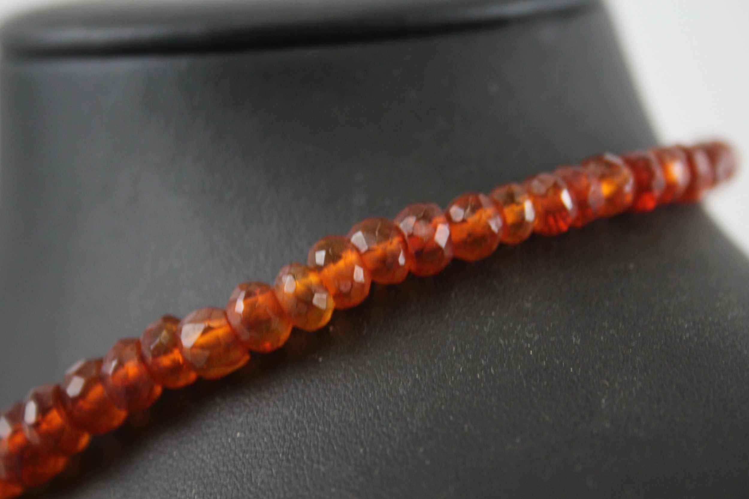 Faceted graduated Amber necklace (16g) - Image 4 of 5