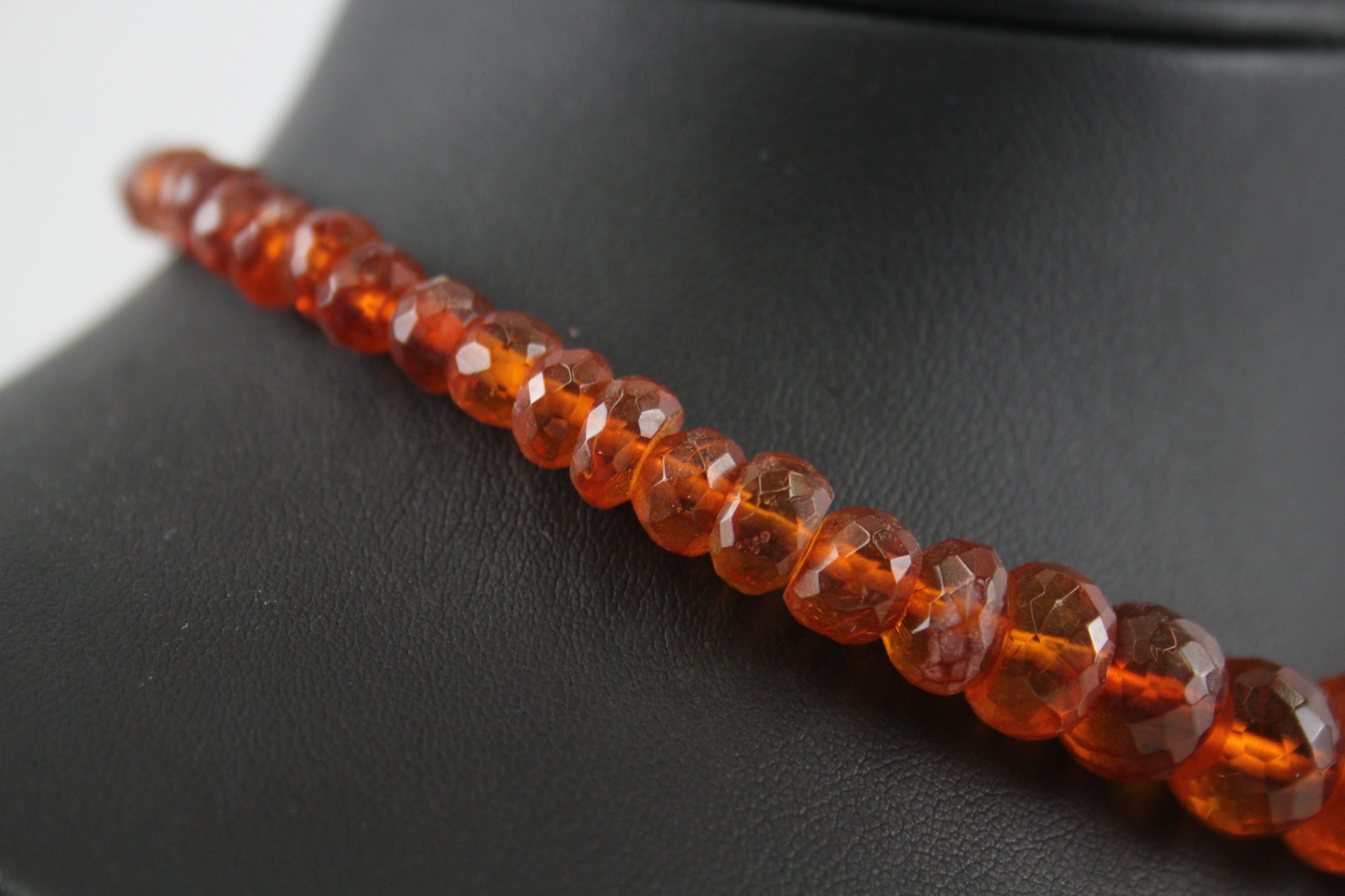 Faceted graduated Amber necklace (16g) - Image 3 of 5