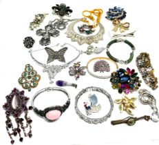 selection of vintage & later costume jewellery weight 550g