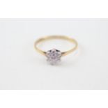 9ct gold cubic zirconia cluster ring (1.2g)