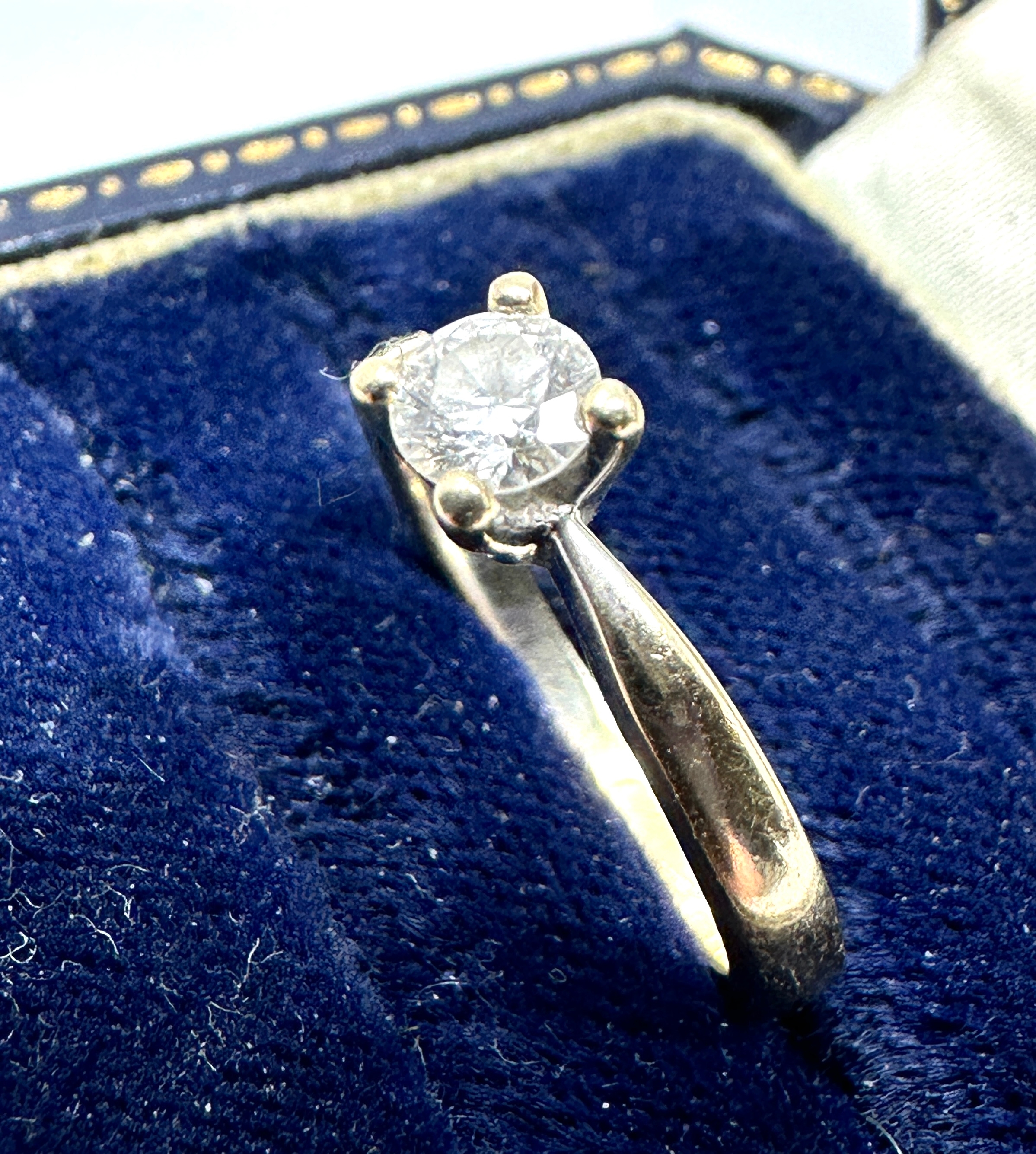 18ct gold diamond solitaire ring 0.26ct diamond weight 2.9g - Image 3 of 4