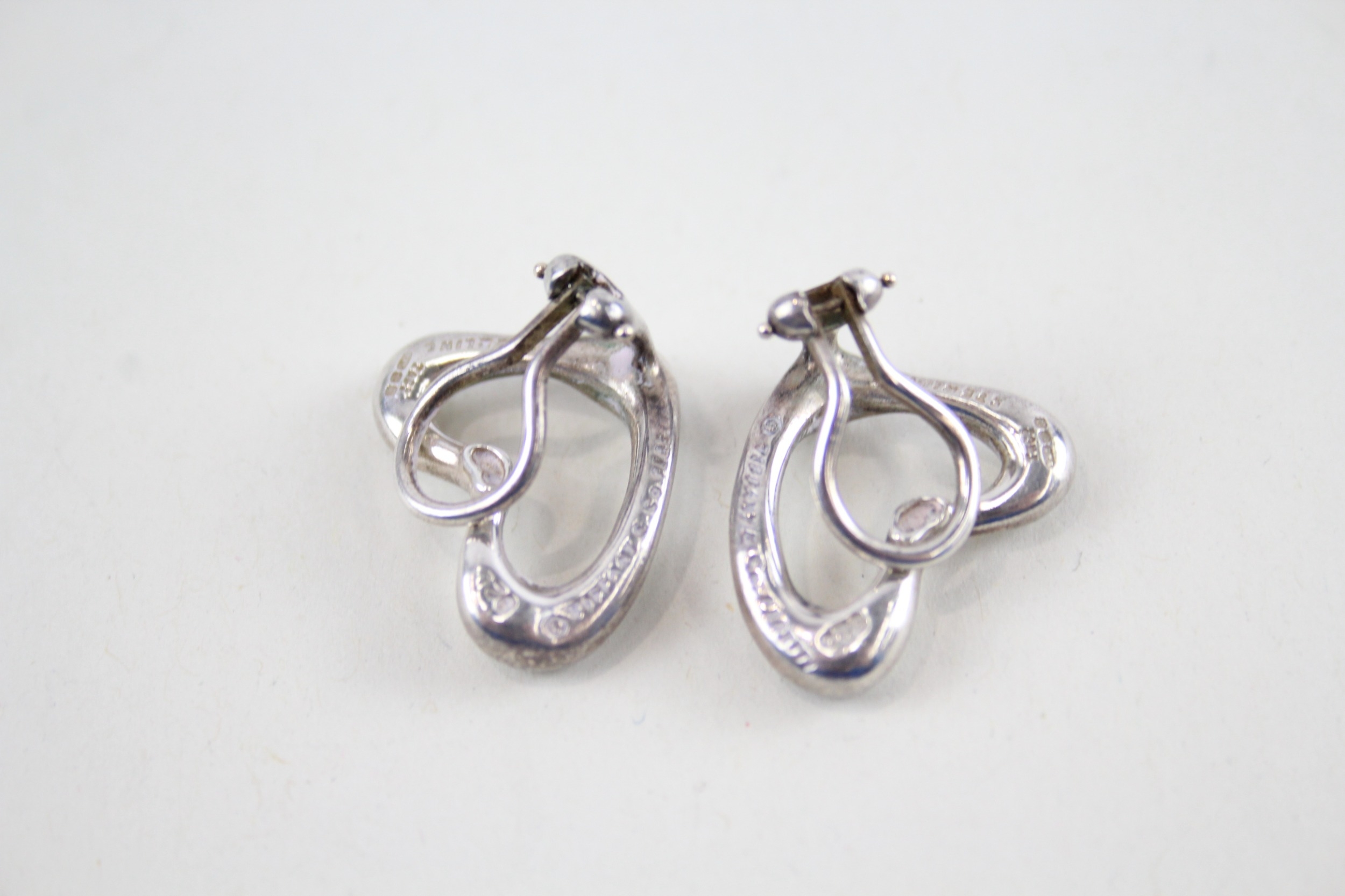 Pair of silver heart clip on earrings by designer Tiffany & Co (9g) - Image 4 of 4