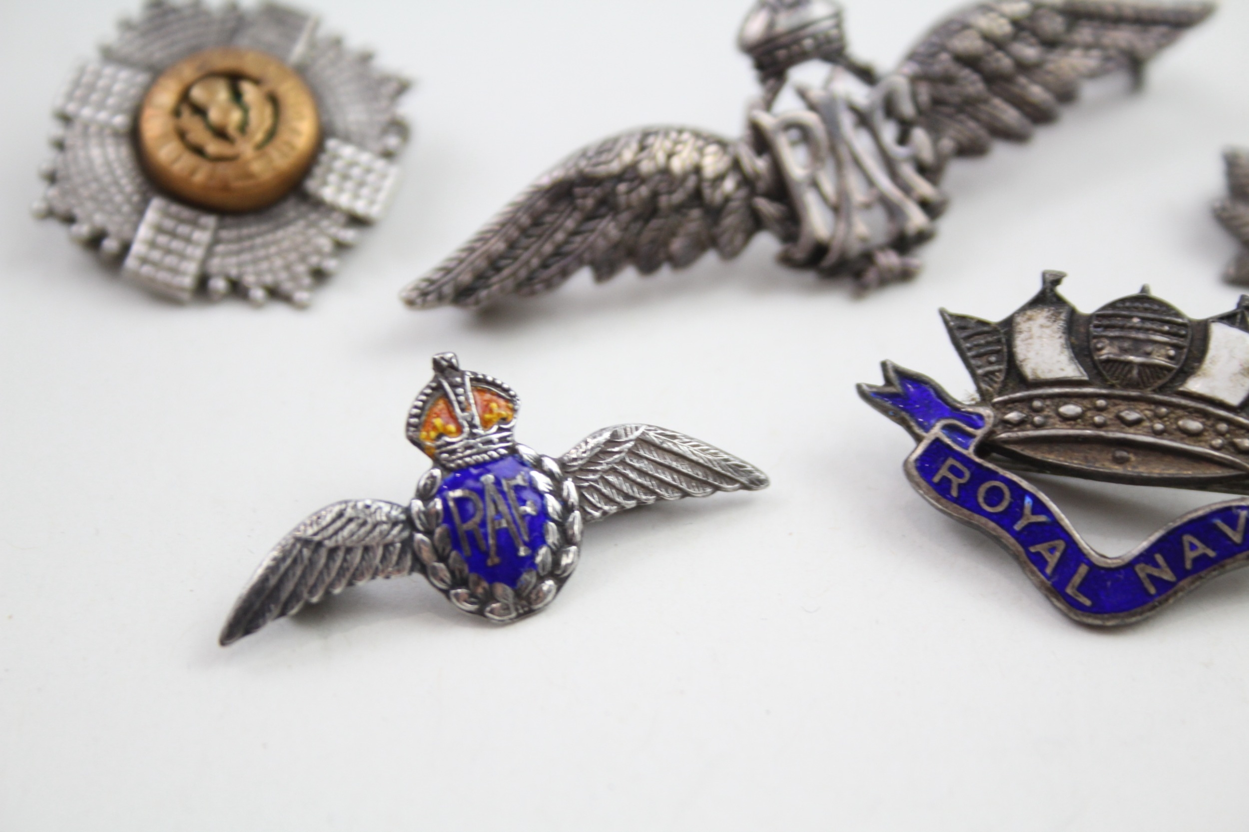 Sterling Silver Military Sweetheart Badges x 6 inc Royal Navy R.A.F 29g - Image 3 of 6