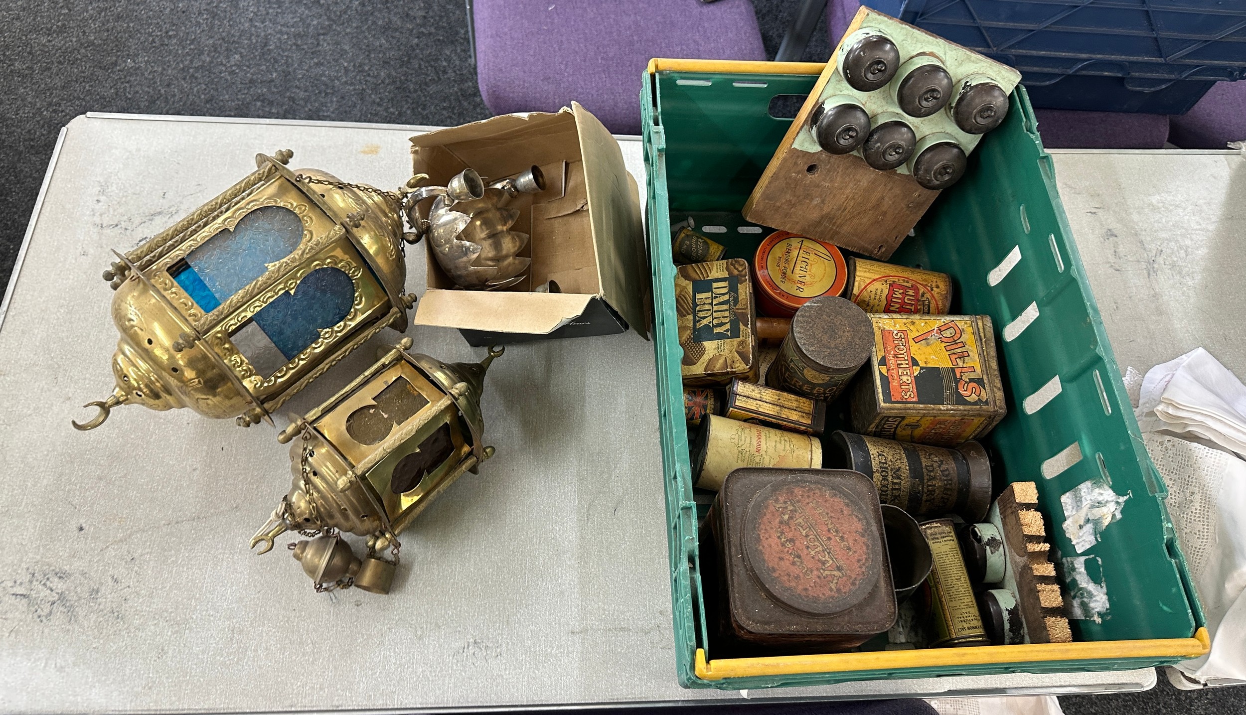 Selection of vintage tins and 2 brass lanterns