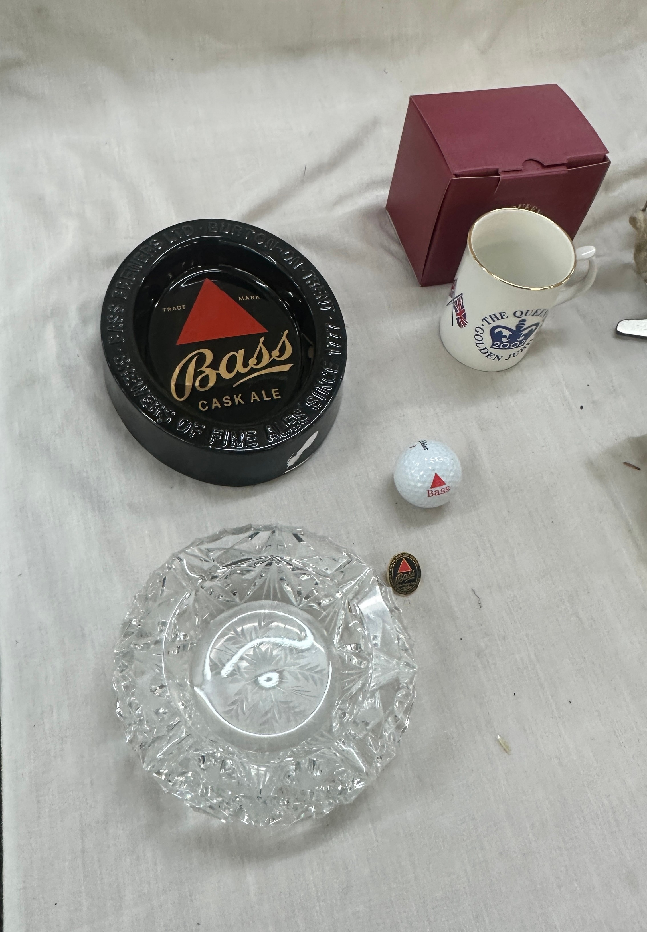Selection of vintage collectable items to include advertising ash trays, ice skating boots etc - Bild 4 aus 4