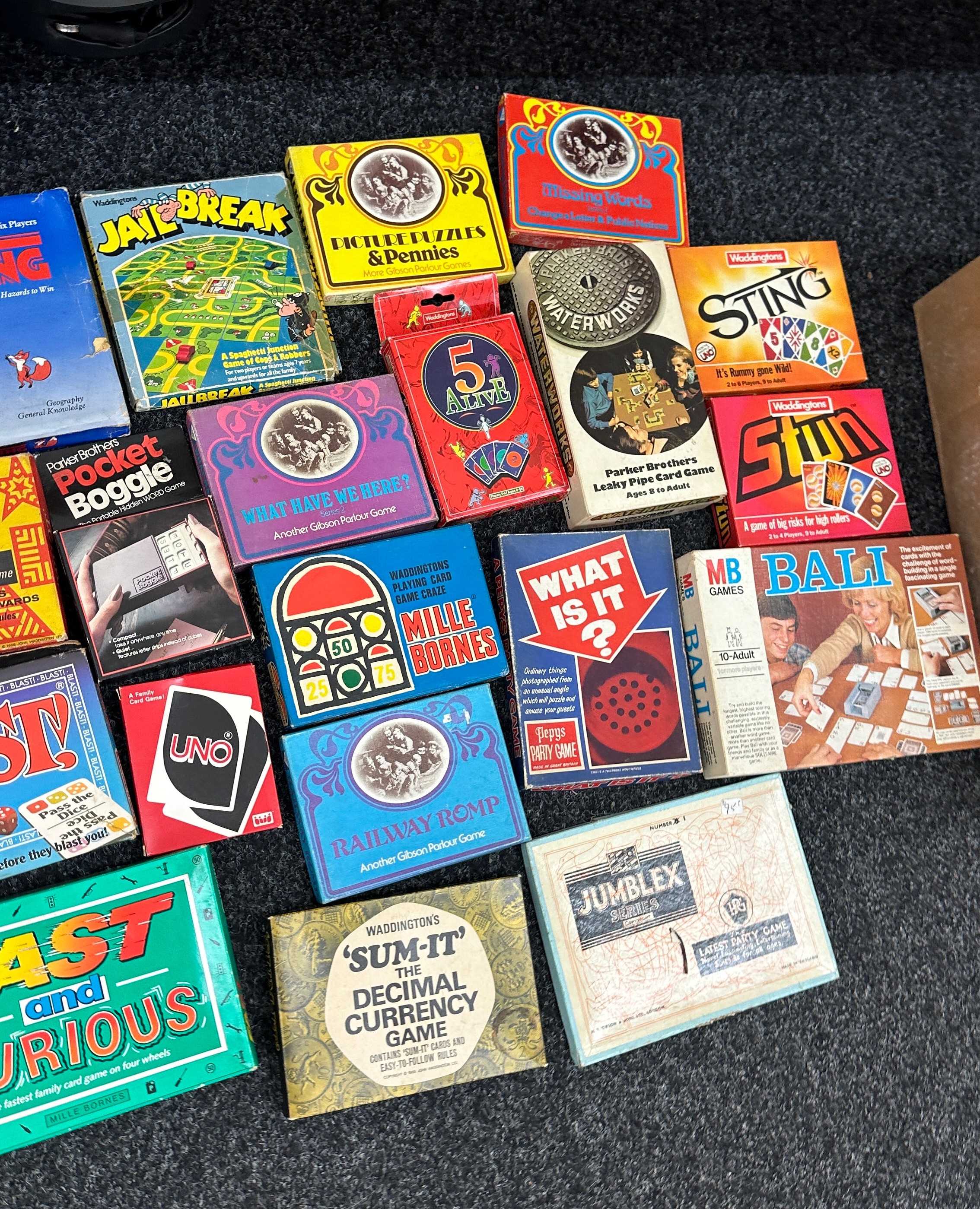 32 vintage indoor parlour board games, chad valley, pepys etc - Image 4 of 4
