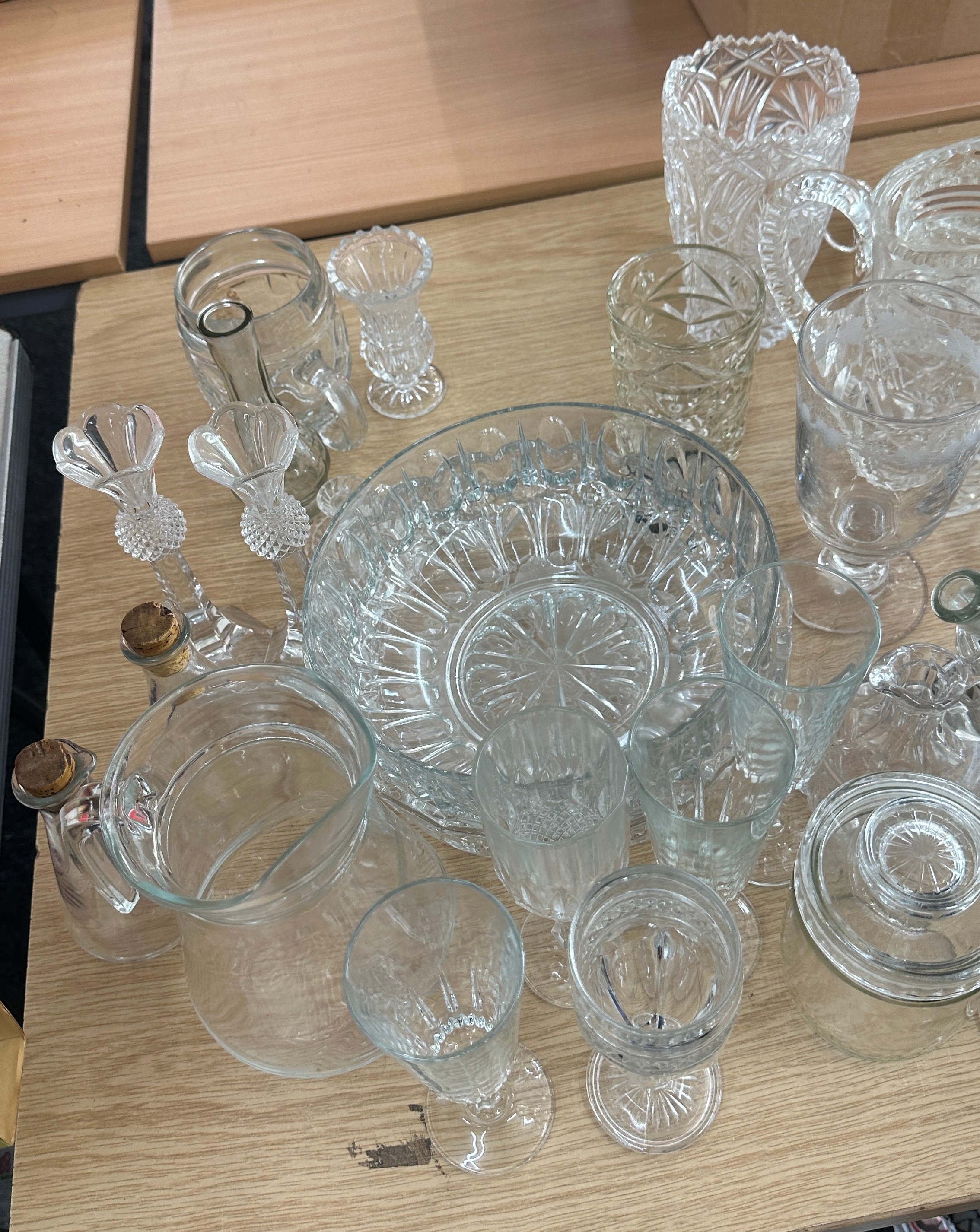 Selection of assorted glassware includes plates, bowls, cocktail glasses etc - Image 2 of 8