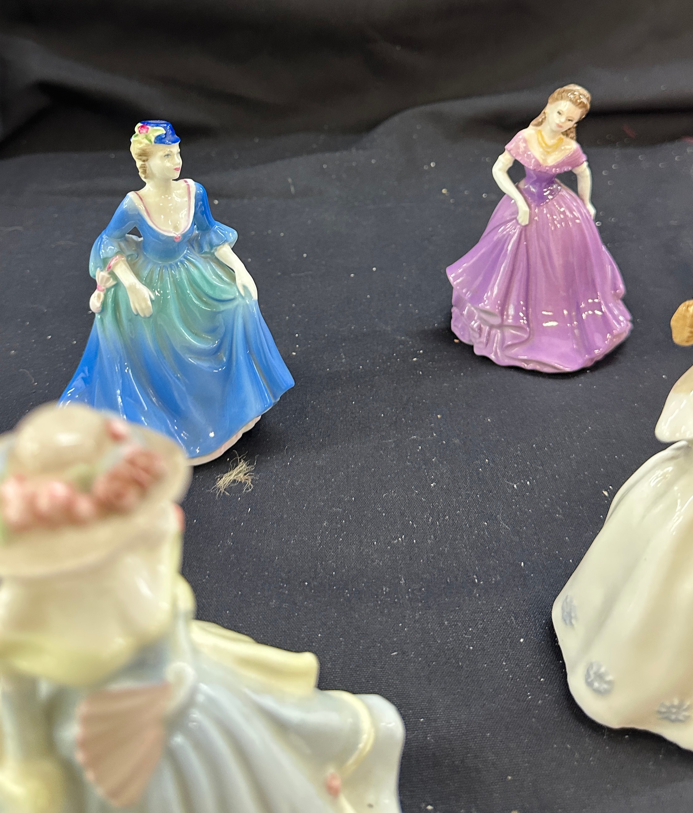 Selection of Coalport and Royal Doulton figures tallest measures approx 6 inches tall - Image 5 of 7