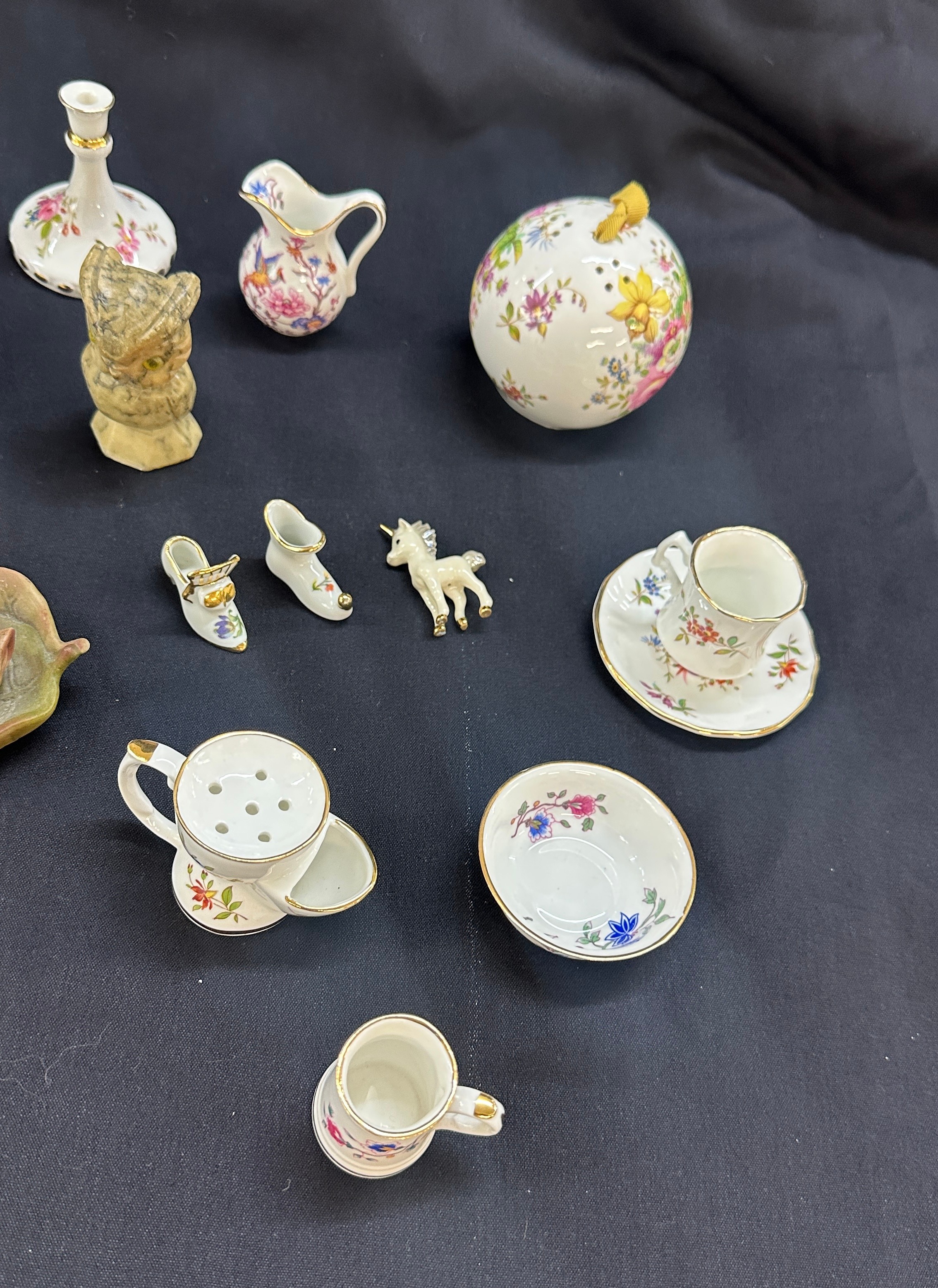 Selection of Hammersley miniature china pieces to include cup, saucer etc, Parasol house by - Bild 5 aus 5