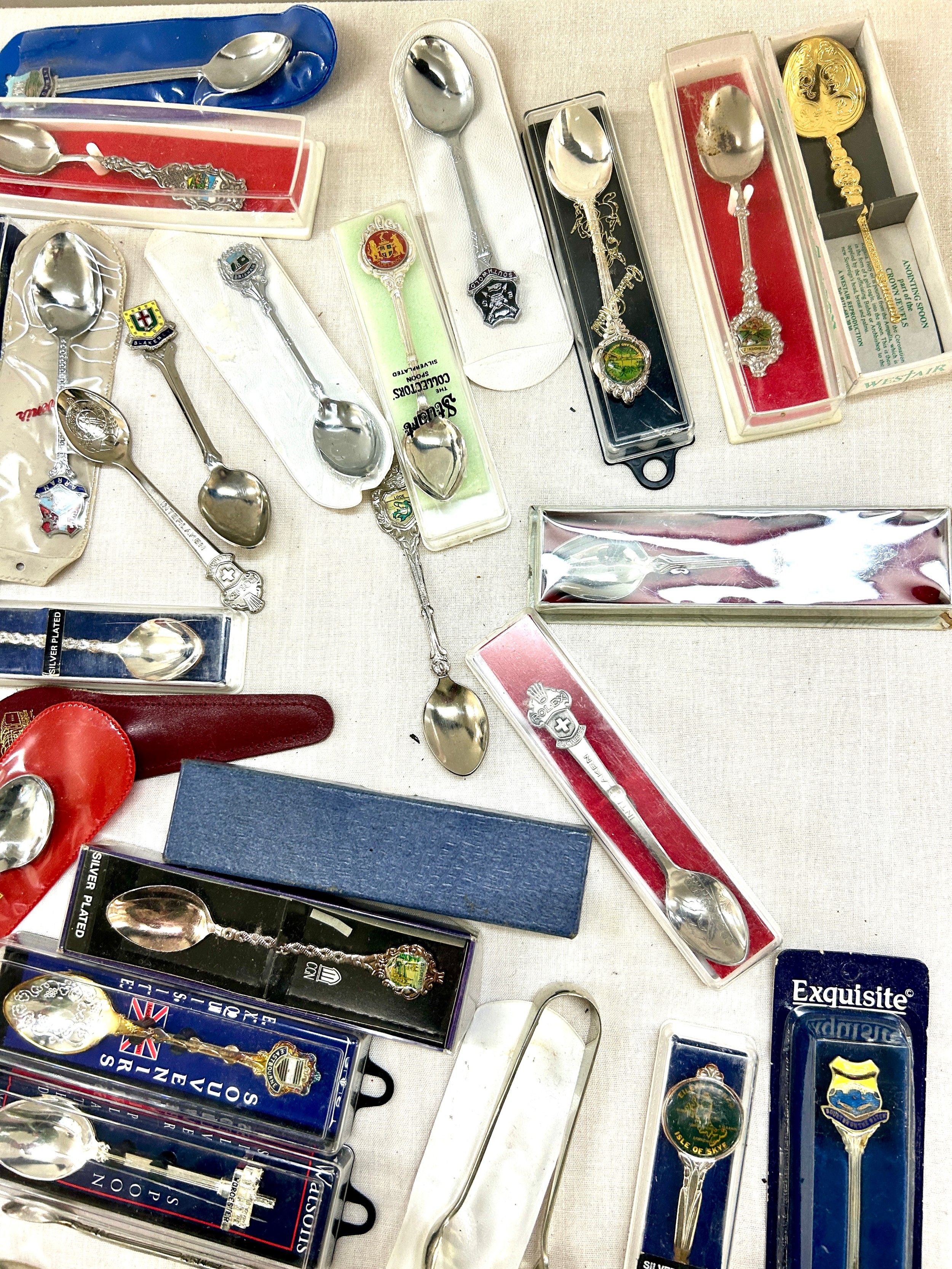 Selection of assorted souvenir spoons and EPNS sugar tongs - Image 4 of 5