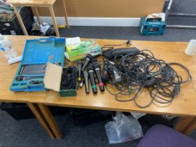 Large selection of assorted microphones, untested