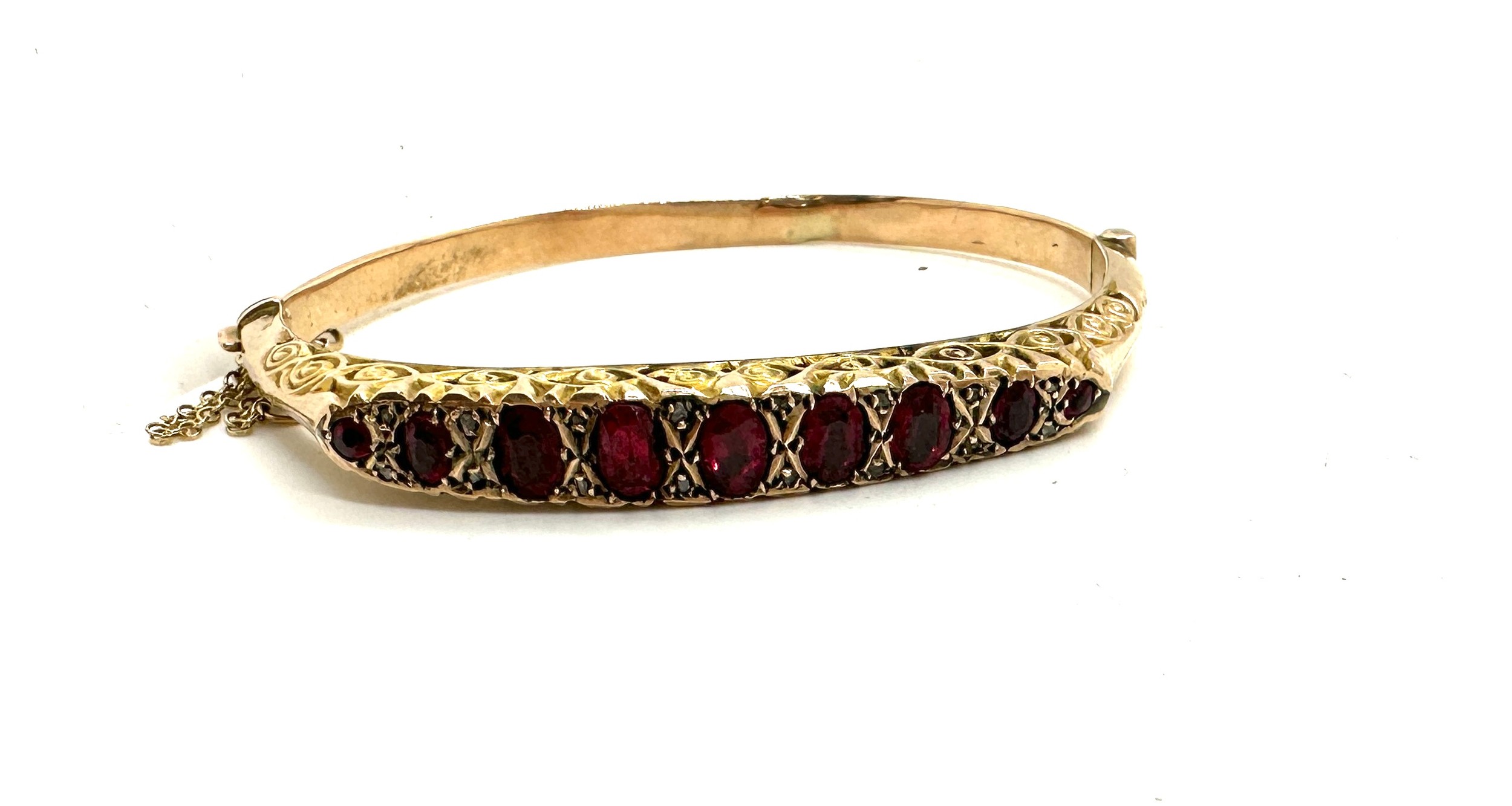 9ct gold garnet and ladies bangle 9.3 grams Birmingham 1907 hallmark - Image 2 of 6