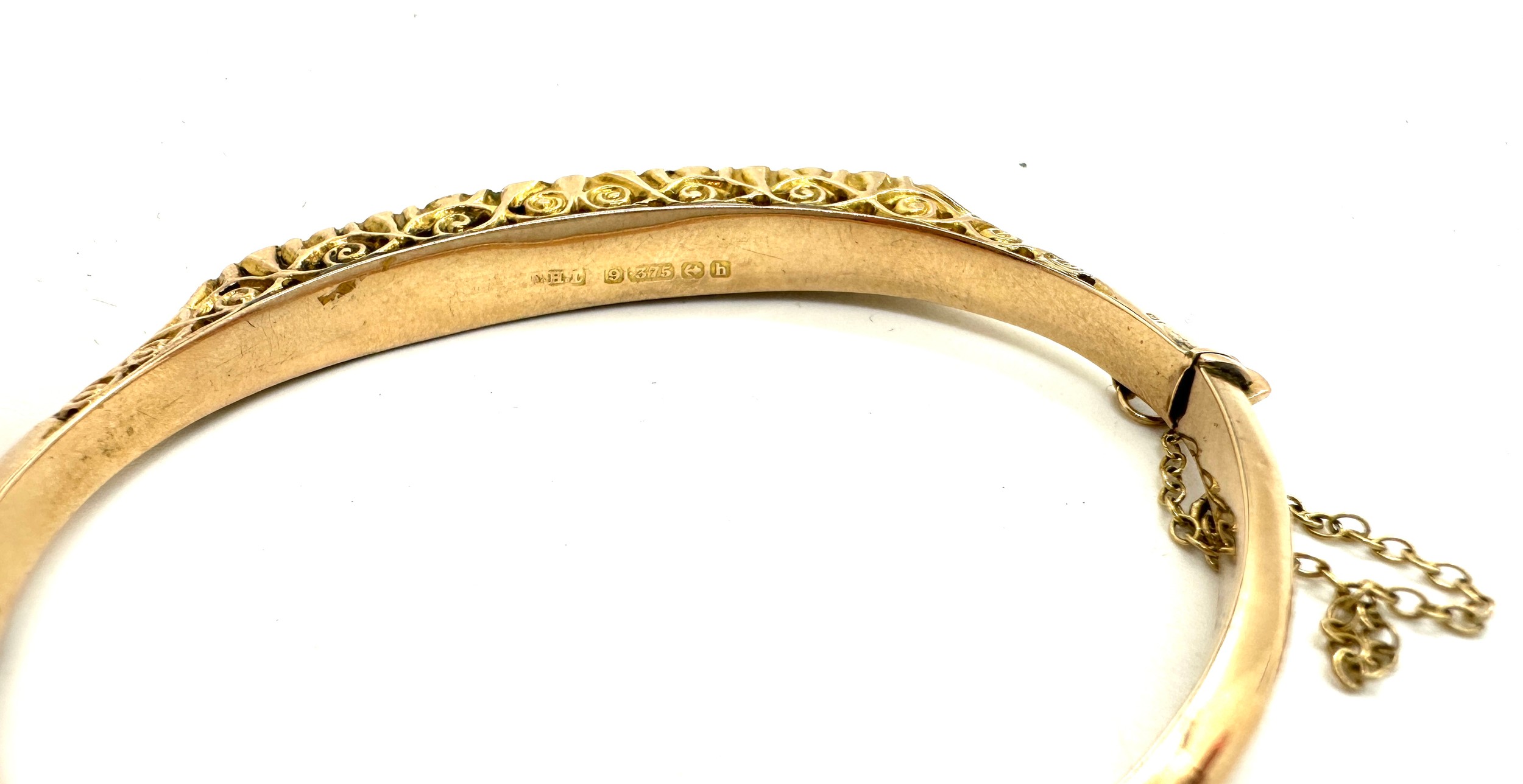 9ct gold garnet and ladies bangle 9.3 grams Birmingham 1907 hallmark - Image 6 of 6