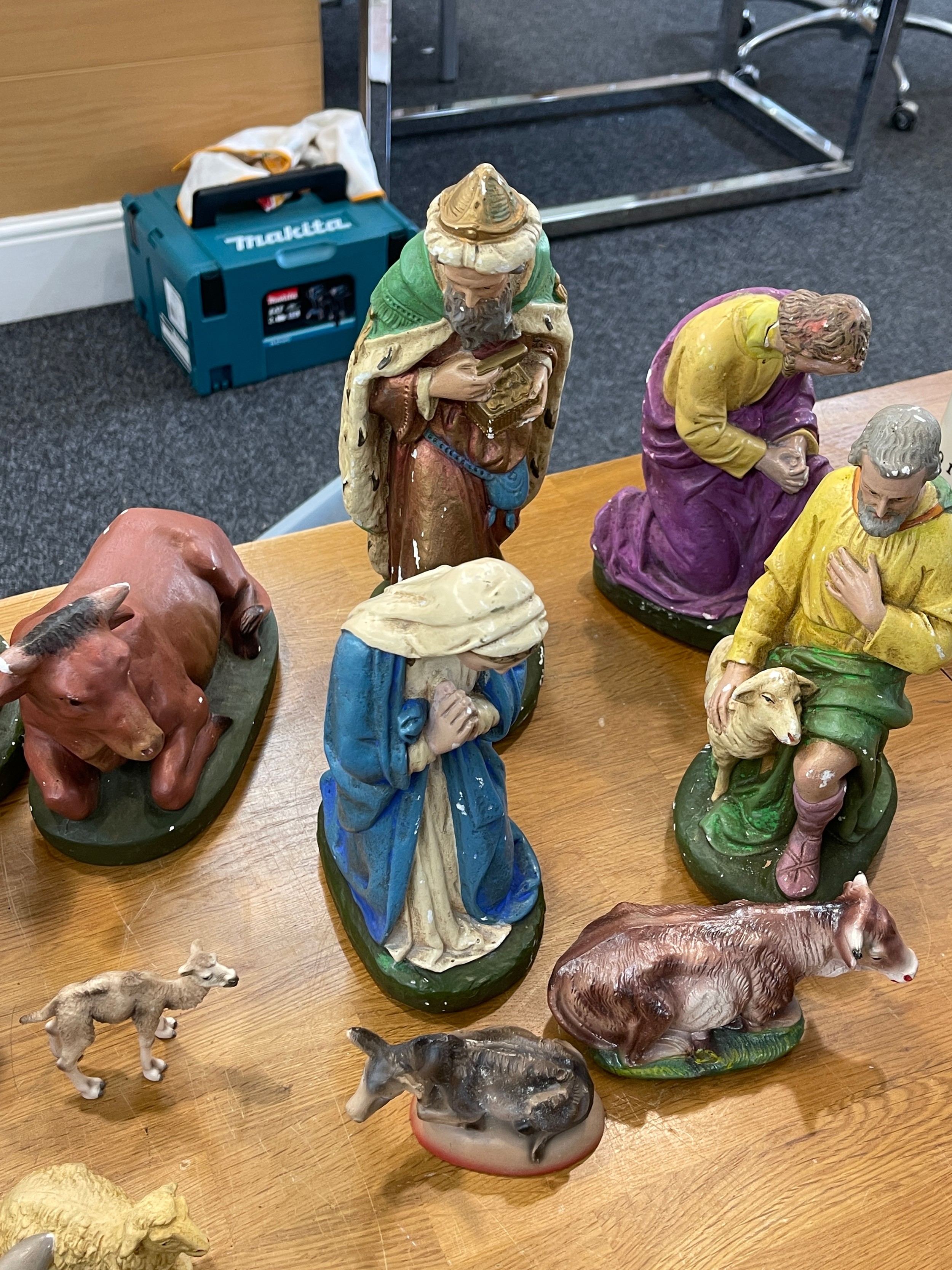 Selection of religious scene figures - Image 4 of 6