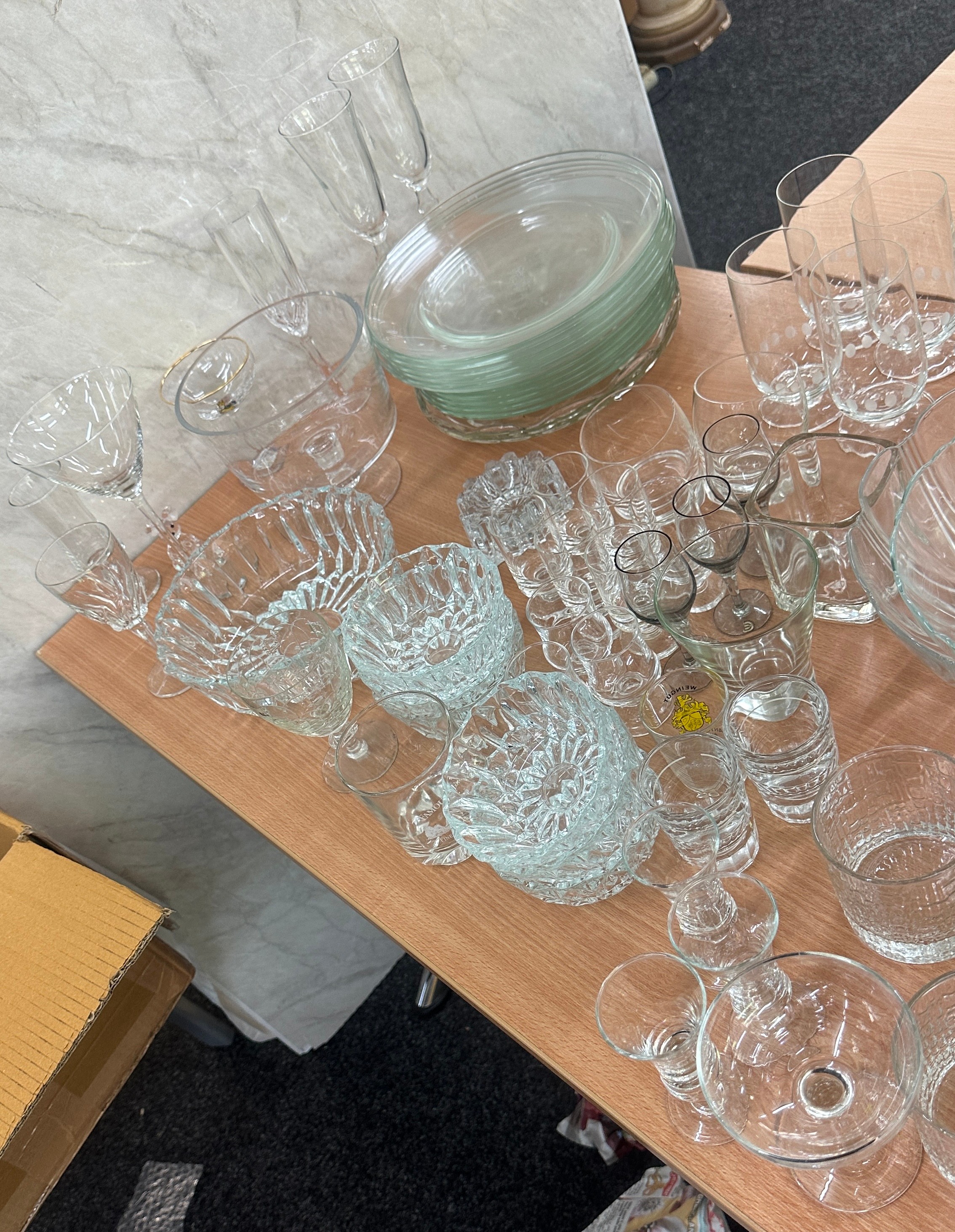 Selection of assorted glassware includes plates, bowls, cocktail glasses etc - Image 8 of 8
