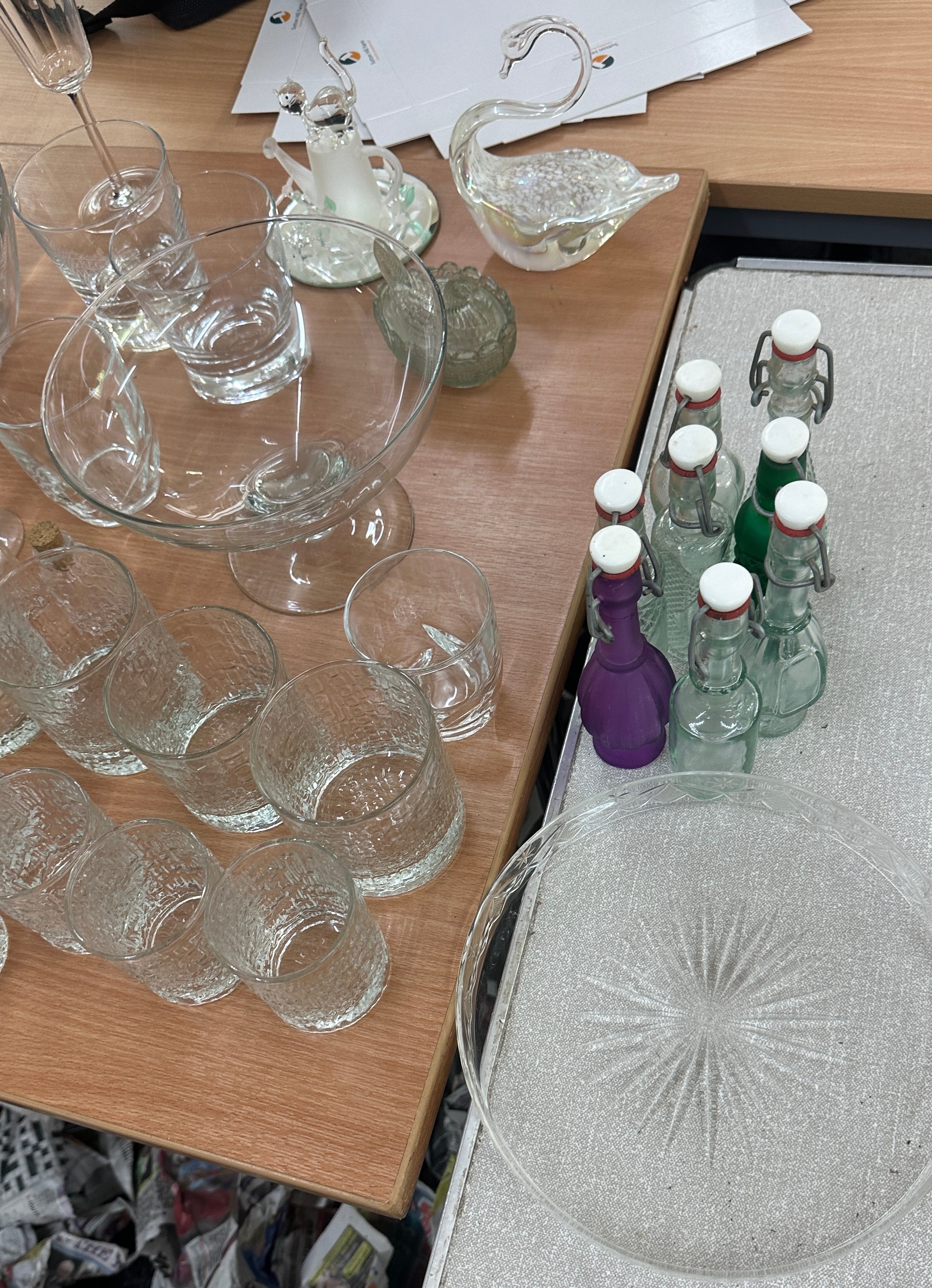 Selection of assorted glassware includes plates, bowls, cocktail glasses etc - Image 6 of 8